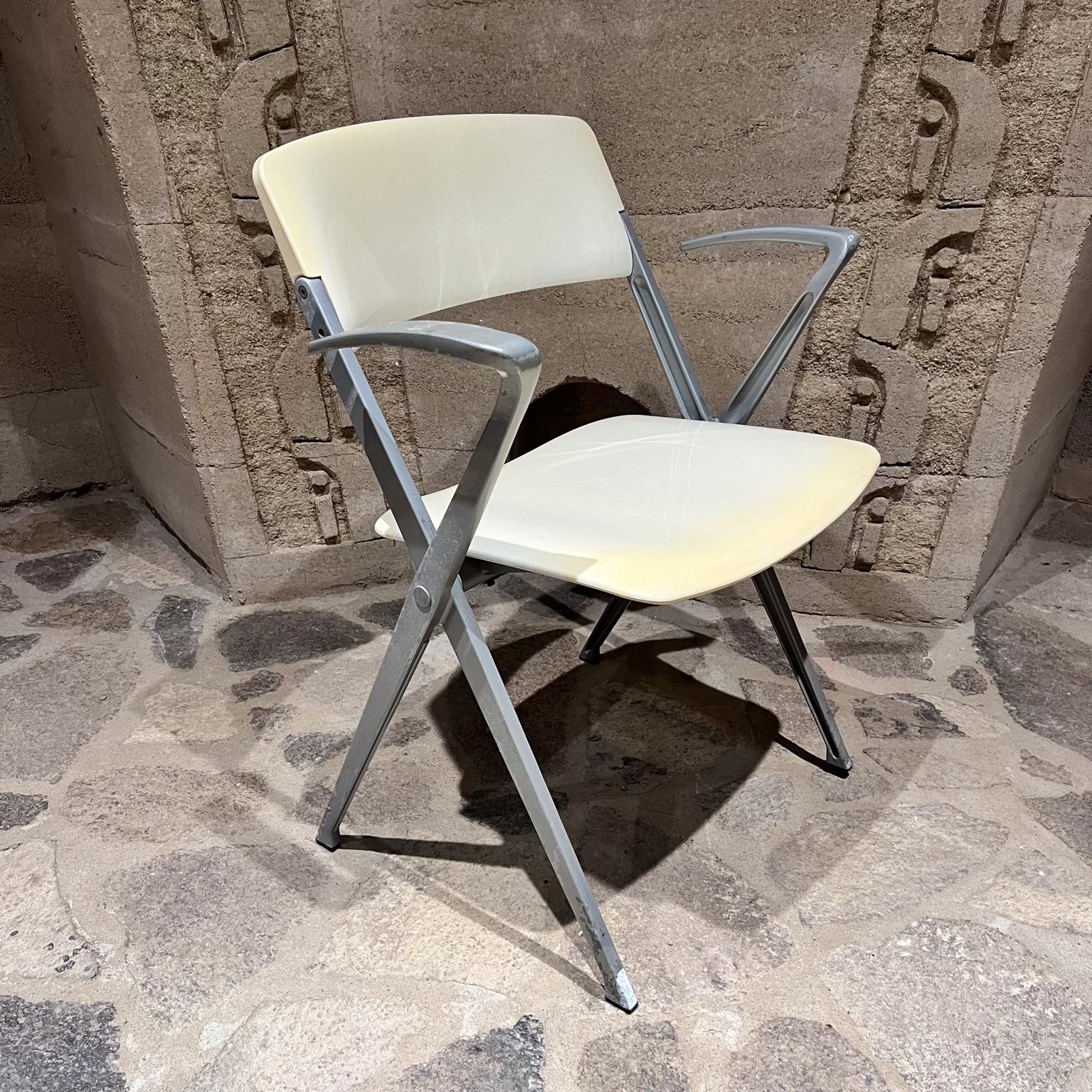 Emilio Ambasz Knoll Sedia da ufficio impilabile in plastica e metallo In condizioni buone in vendita a Chula Vista, CA