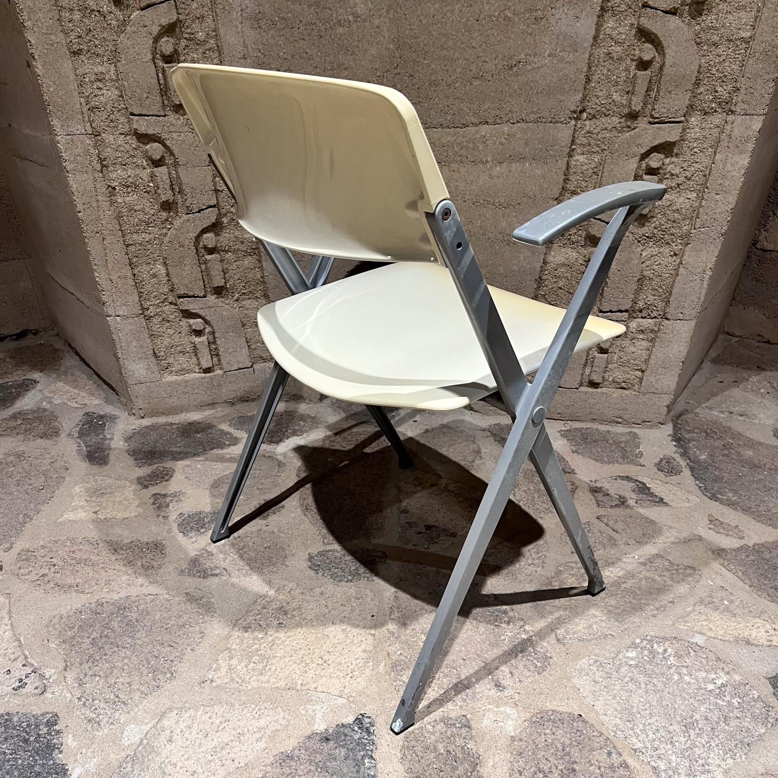 Metallo Emilio Ambasz Knoll Sedia da ufficio impilabile in plastica e metallo in vendita