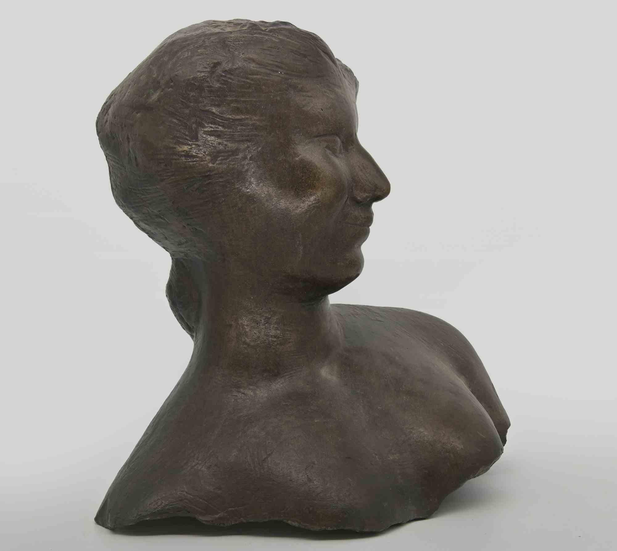 Buste de femme - Sculpture de Emilio Greco - Milieu du XXe siècle en vente 3