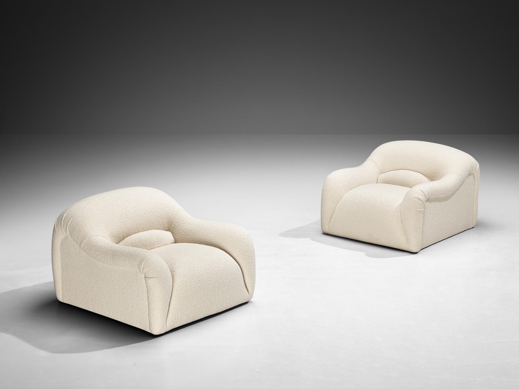 Emilio Guarnacci for 1P, pair of 'Ecuba' lounge chairs, acrylonitrile butadiene styrene, foam, bouclé, Italy, design 1969 

Stunning pair of lounge chairs by Italian designer Emilio Guarnacci. The design forms a beautiful and organic appearing whole