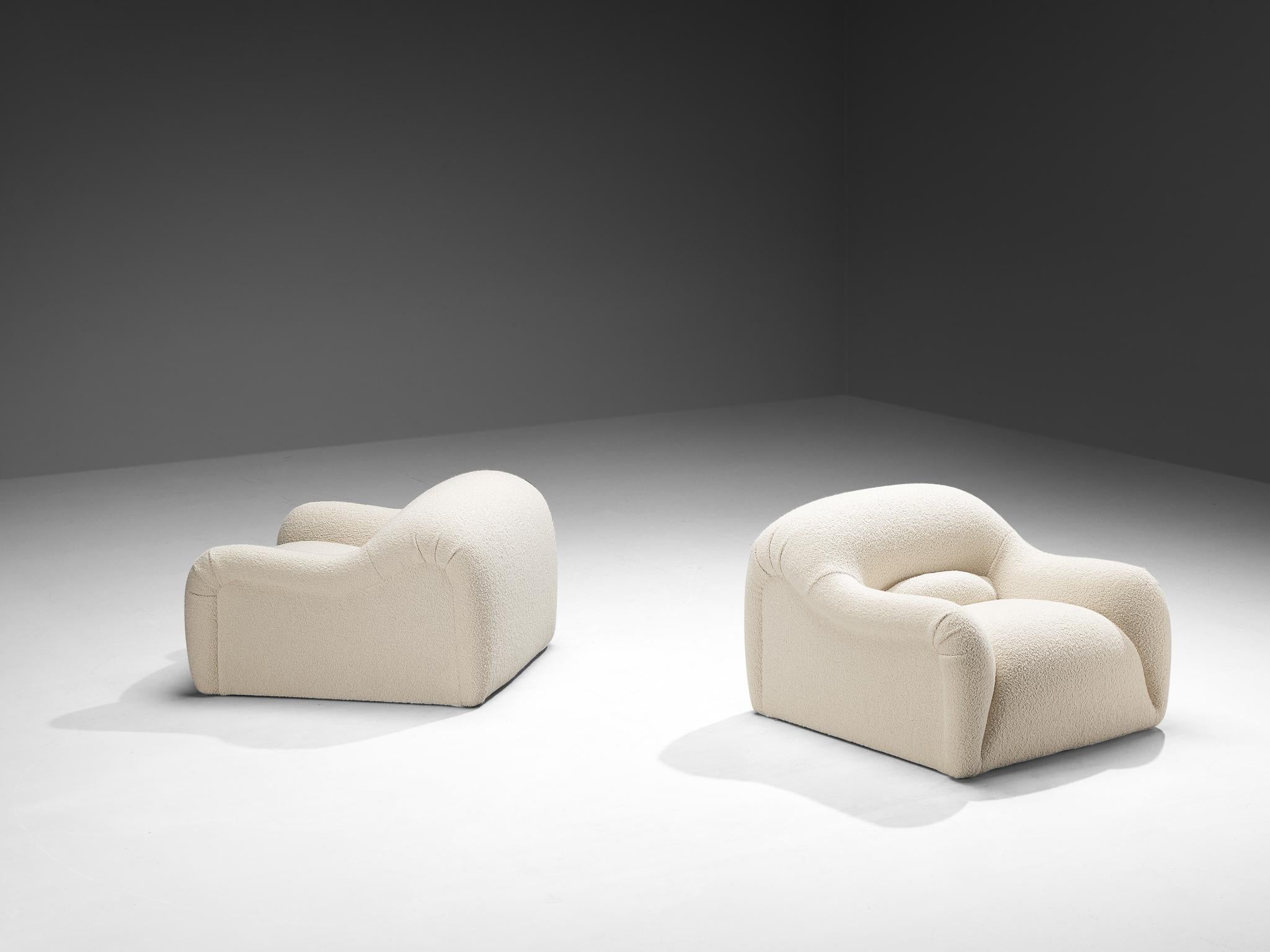 Emilio Guarnacci for 1P Pair of 'Ecuba' Lounge Chairs in White Bouclé  In Good Condition For Sale In Waalwijk, NL