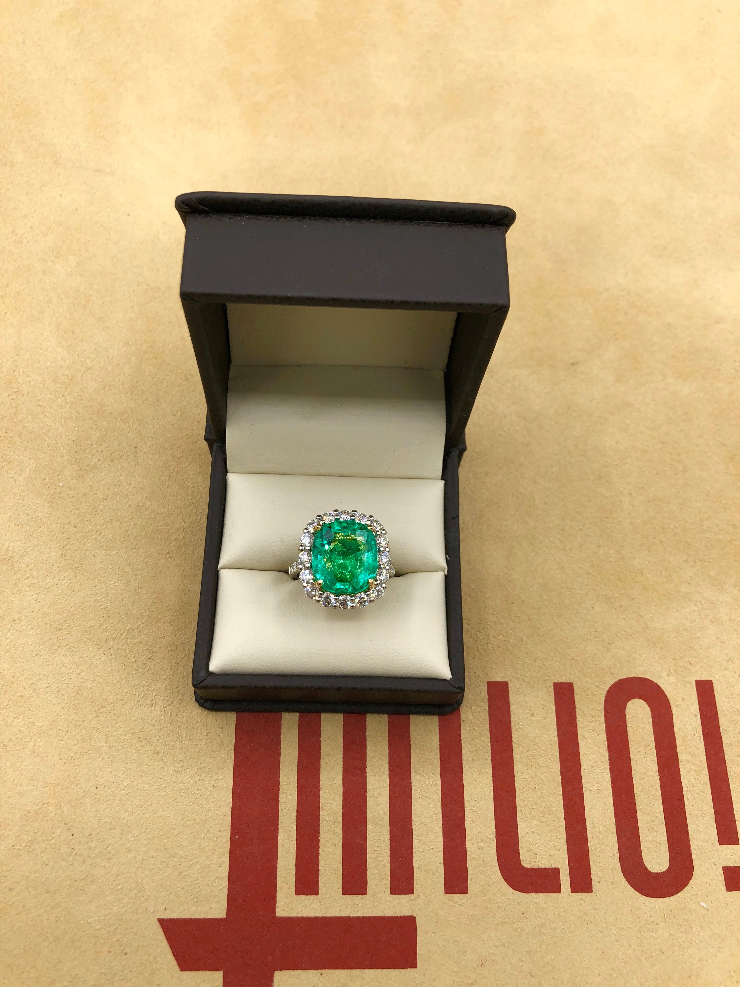 Emilio Jewelry 11.75 Carat Colombian Emerald Diamond Ring In New Condition For Sale In New York, NY