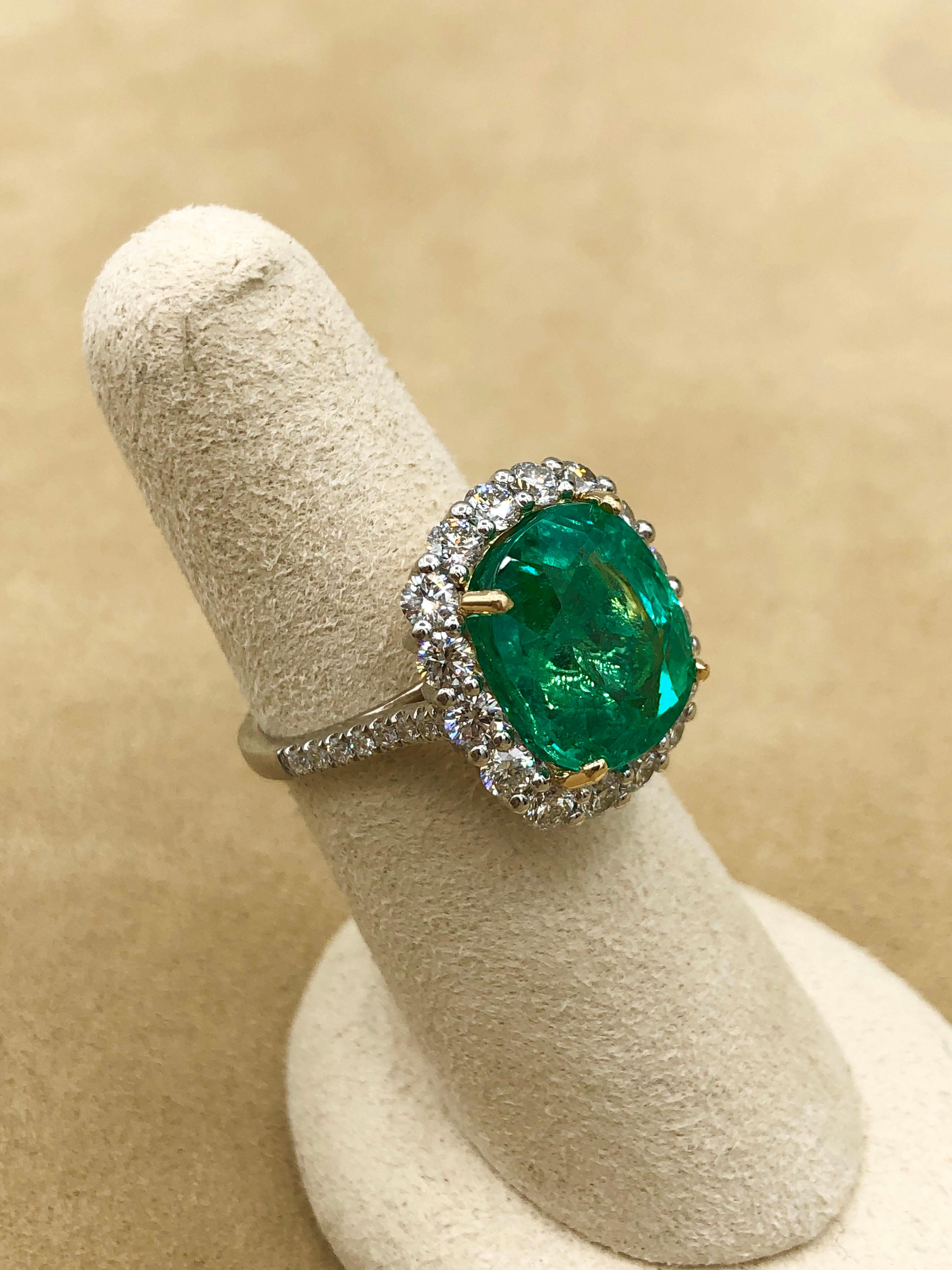 Women's Emilio Jewelry 11.75 Carat Colombian Emerald Diamond Ring For Sale