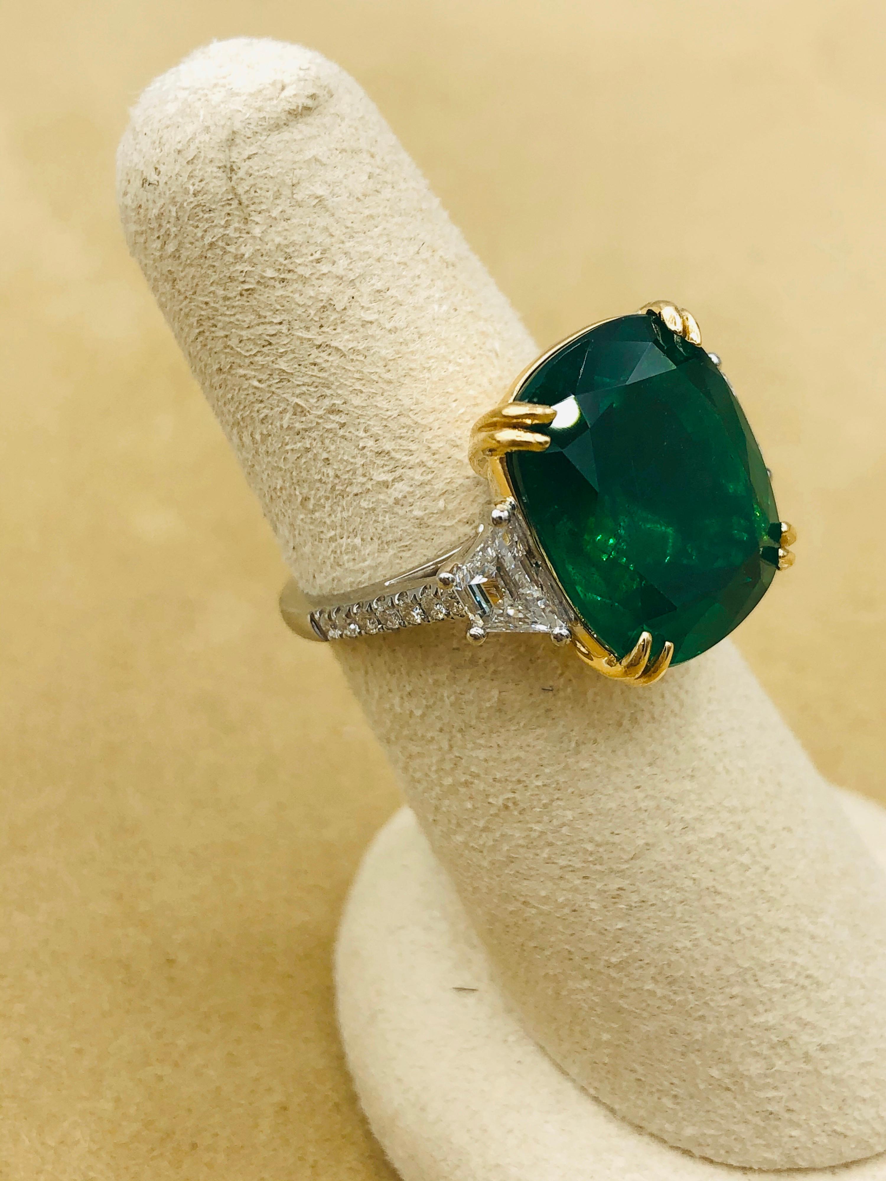 vivid green emerald