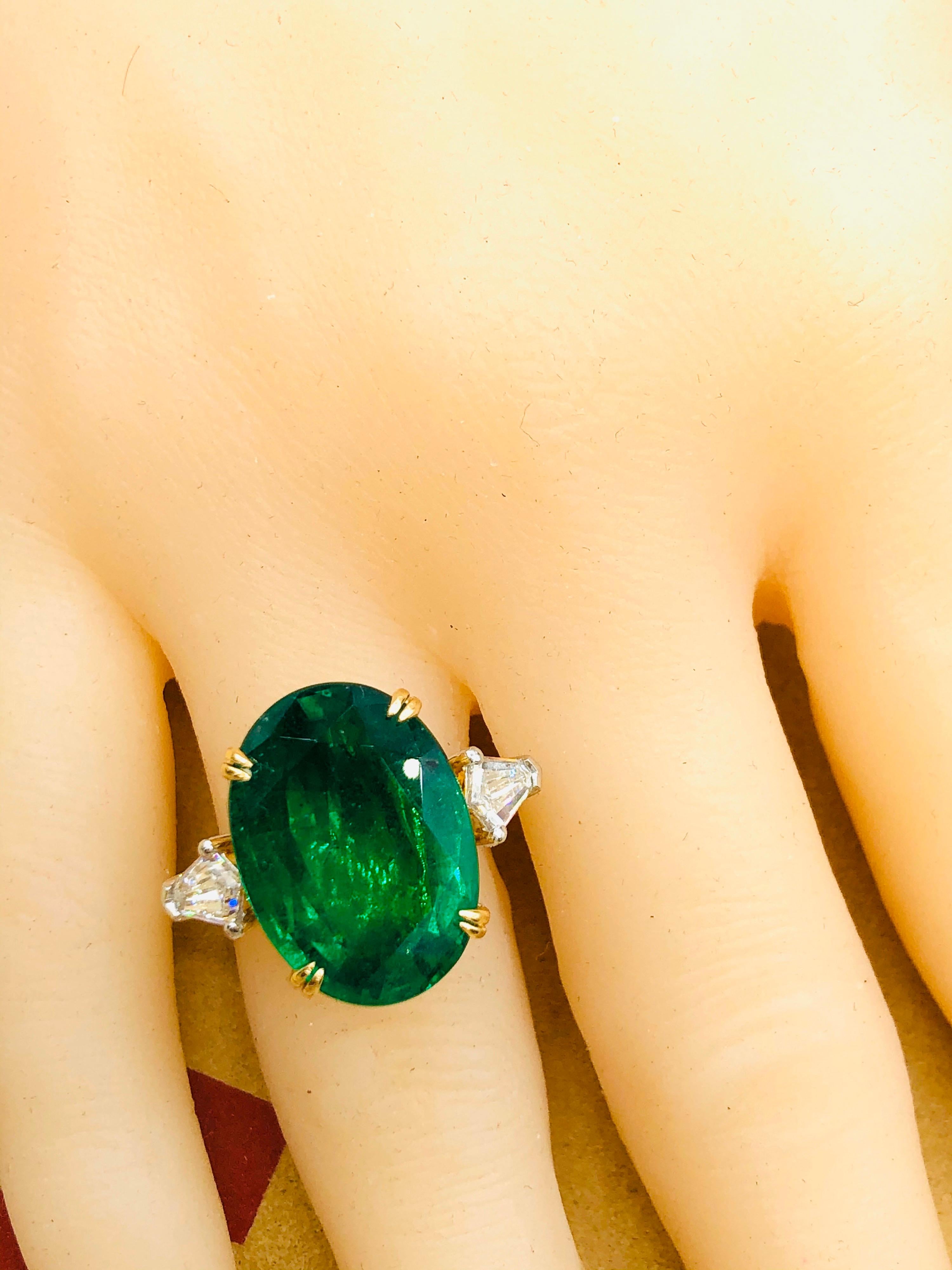 Oval Cut Emilio Jewelry 12.92 Carat Vivid Green Oval Emerald Diamond Ring For Sale