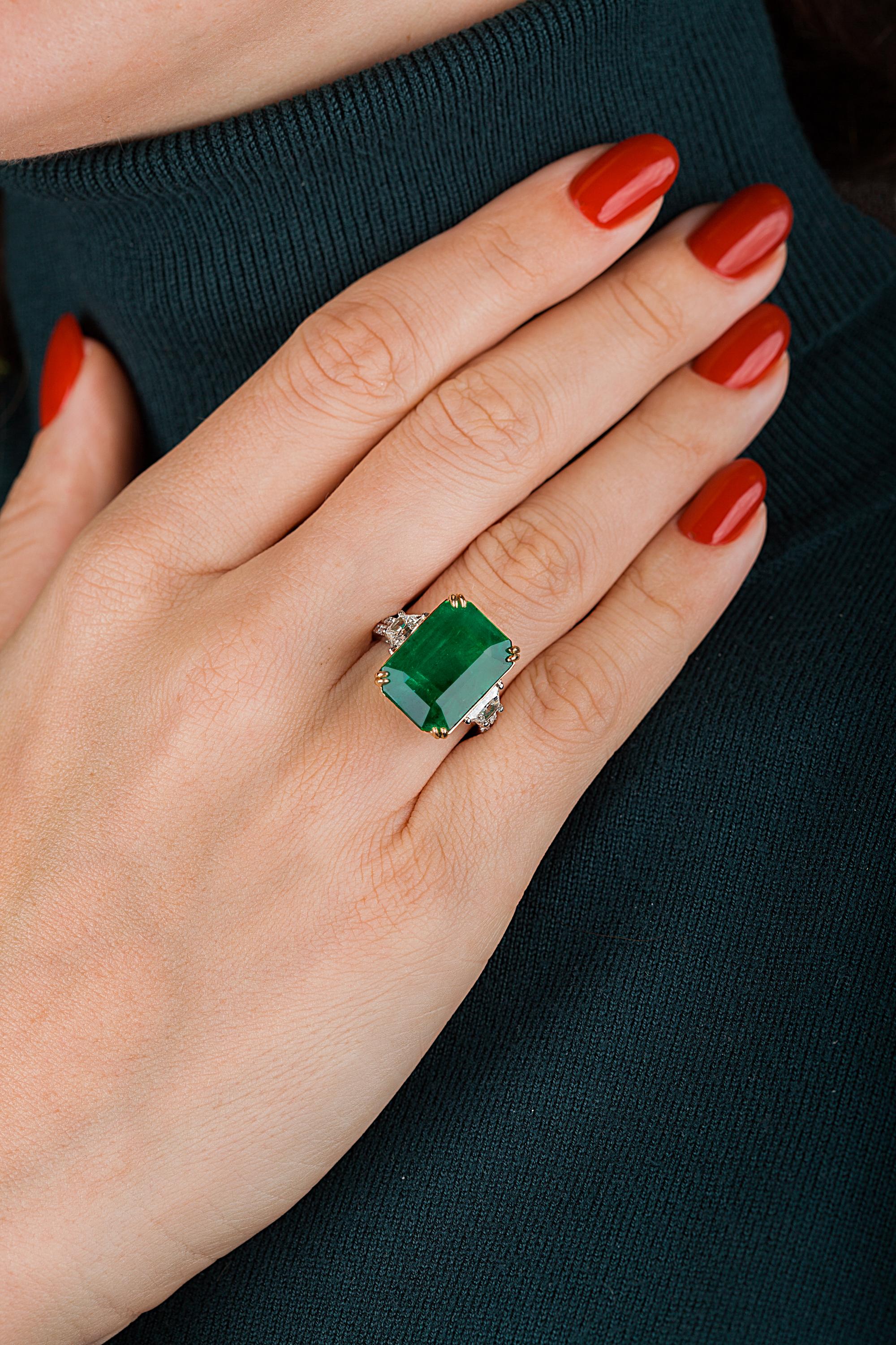 Emerald Cut Emilio Jewelry 16.98 Carat Vivid Green Emerald Diamond Ring