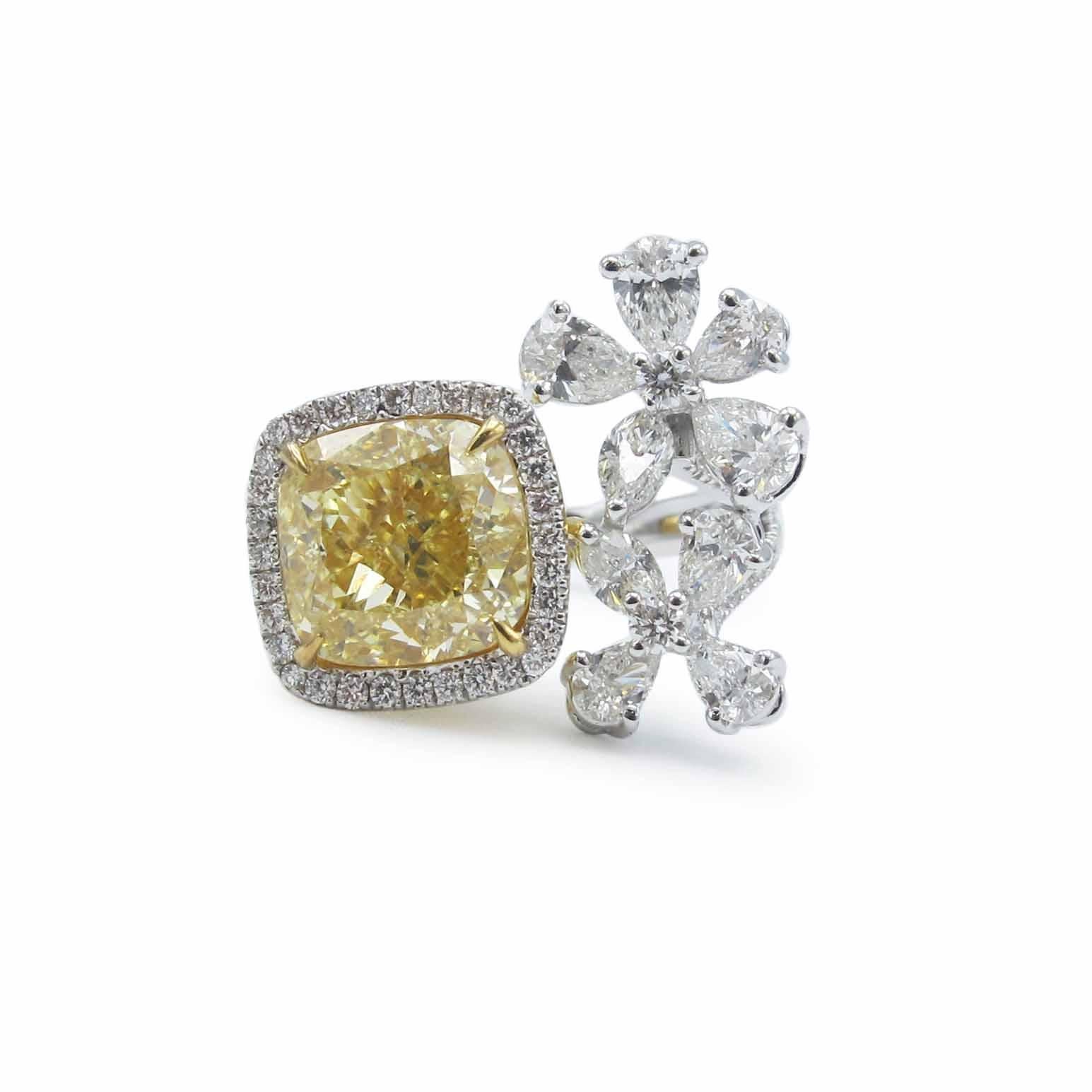 Emilio Jewelry 1,78 Karat Ausgefallener gelber Diamant-Blumen-Cocktailring im Zustand „Neu“ im Angebot in New York, NY