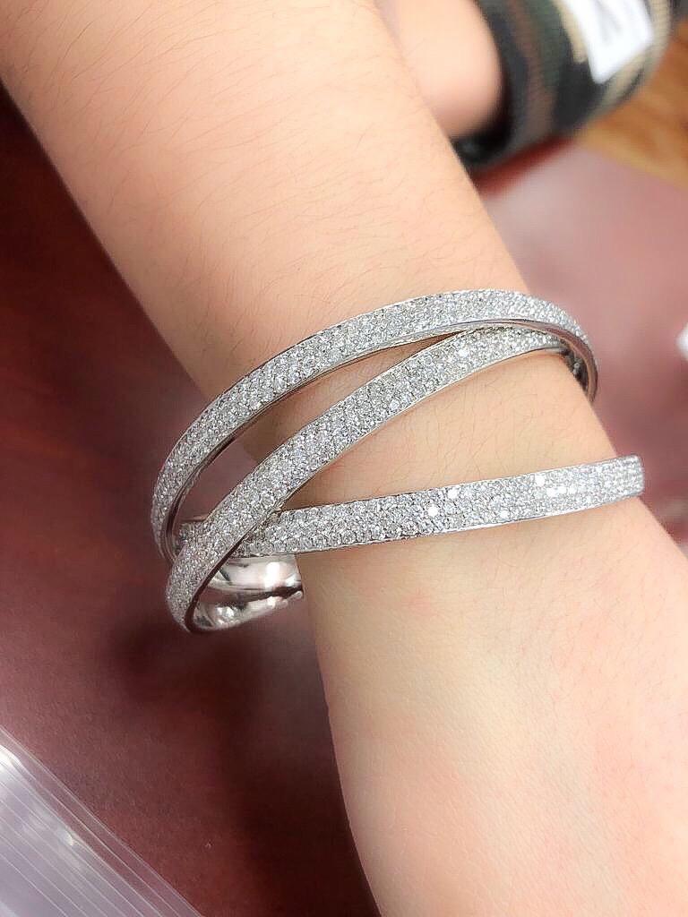 Emilio Gioielli 20,00 Carati Pave Diamond Rolling Bangle in vendita 3