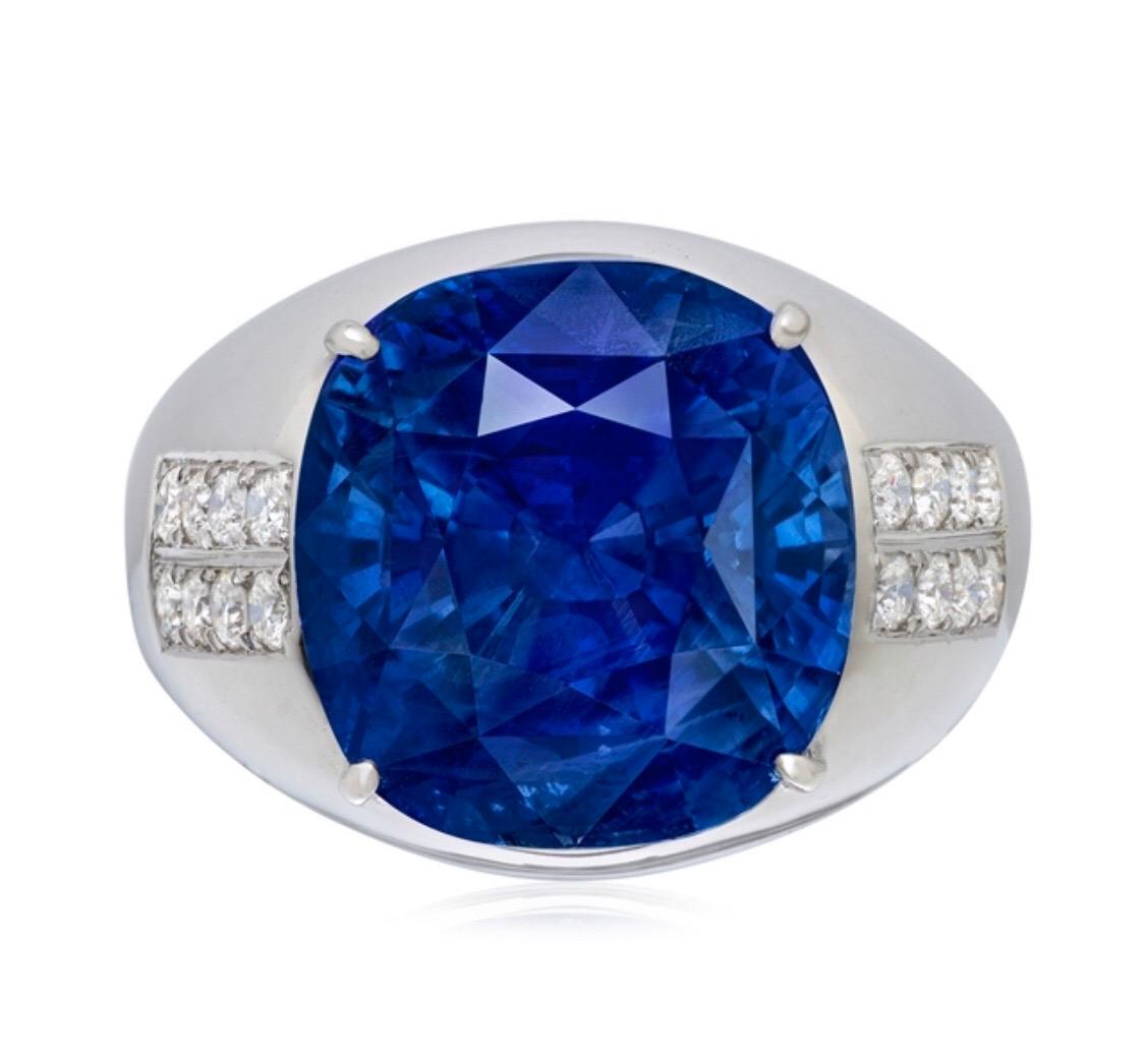 Showcasing a very special GRS Certified Unheated Ceylon Sapphire in the center. The Sapphire is very clean and the blue color is just mesmerizing. Hand made in the Emilio Jewelry Atelier, whom specializes in rare collectible pieces in the Natural