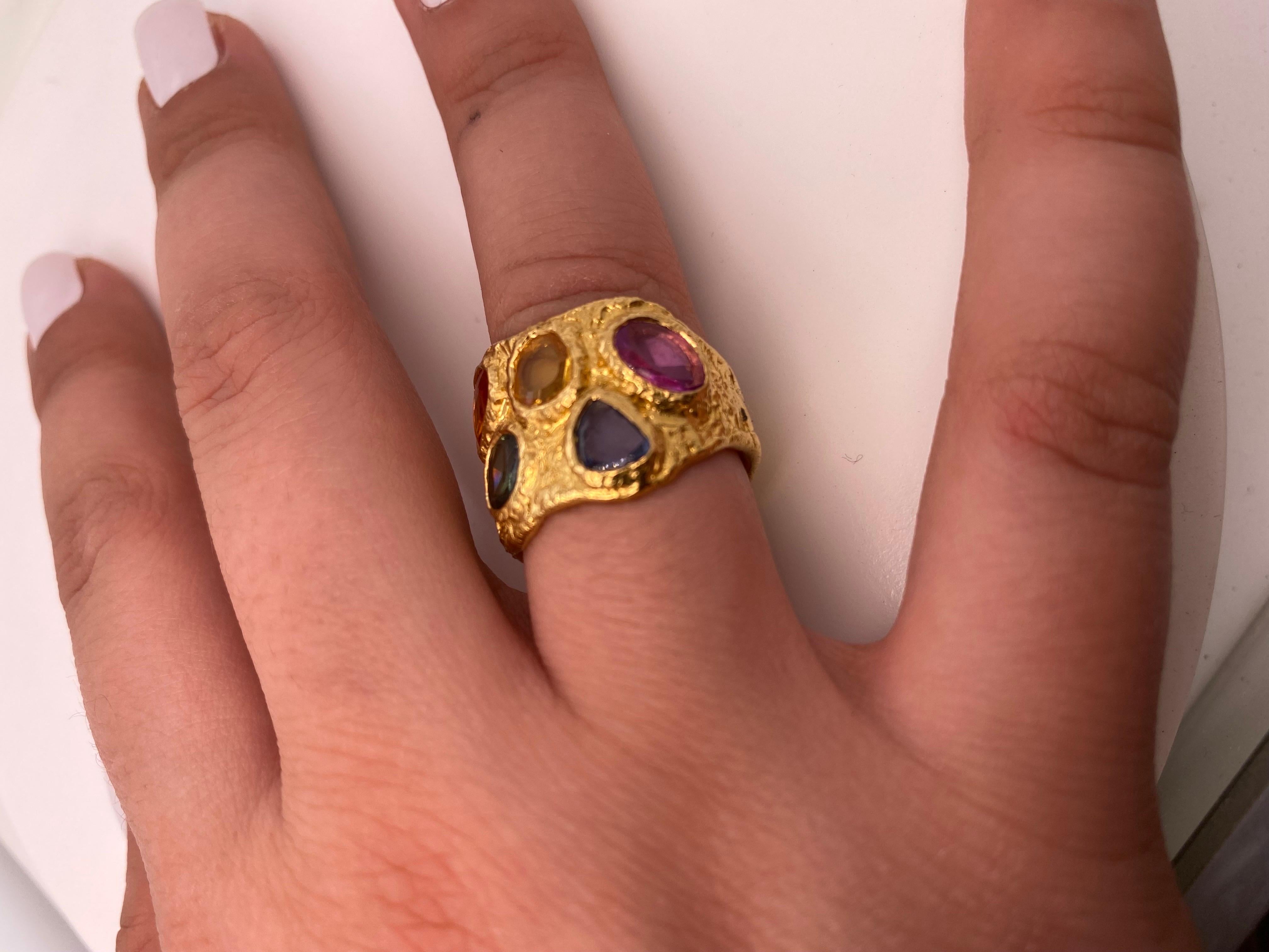 Emilio Jewelry, bague en or 22 carats et saphir taille ancienne, fabriquée à la main  en vente 6
