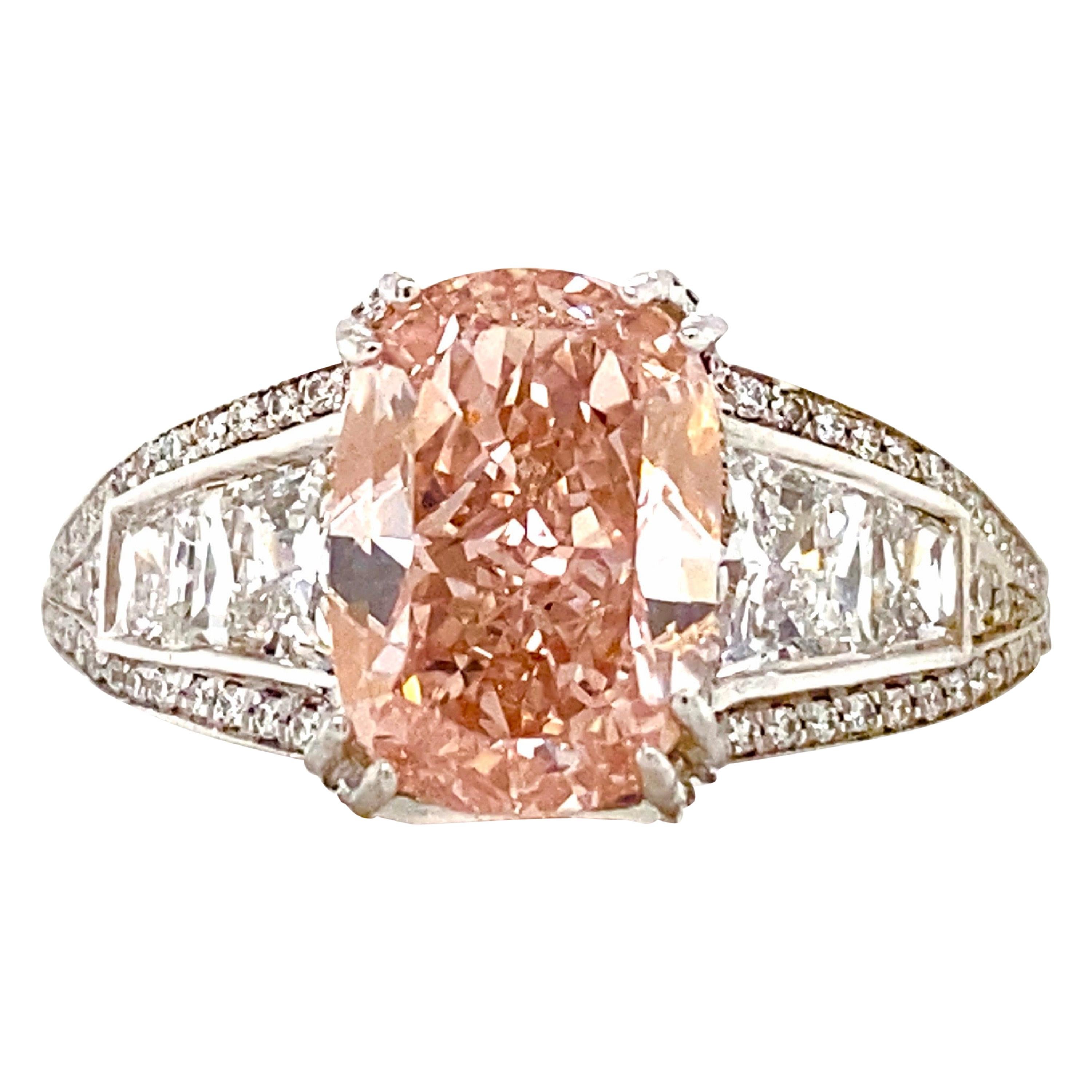 Emilio Jewelry, bague en diamant rose fantaisie de 2,50 carats en vente