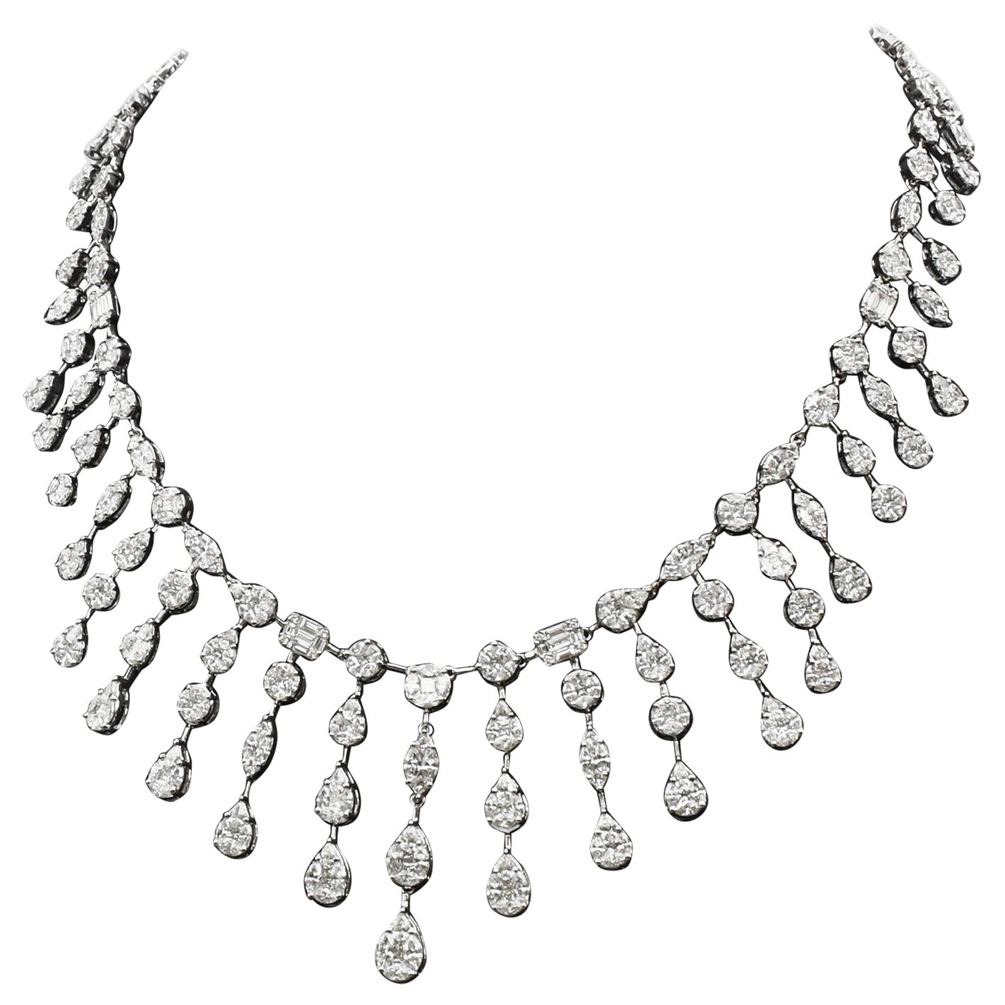 Emilio Jewelry 25,28 Karat Rote Teppich-Diamant-Halskette