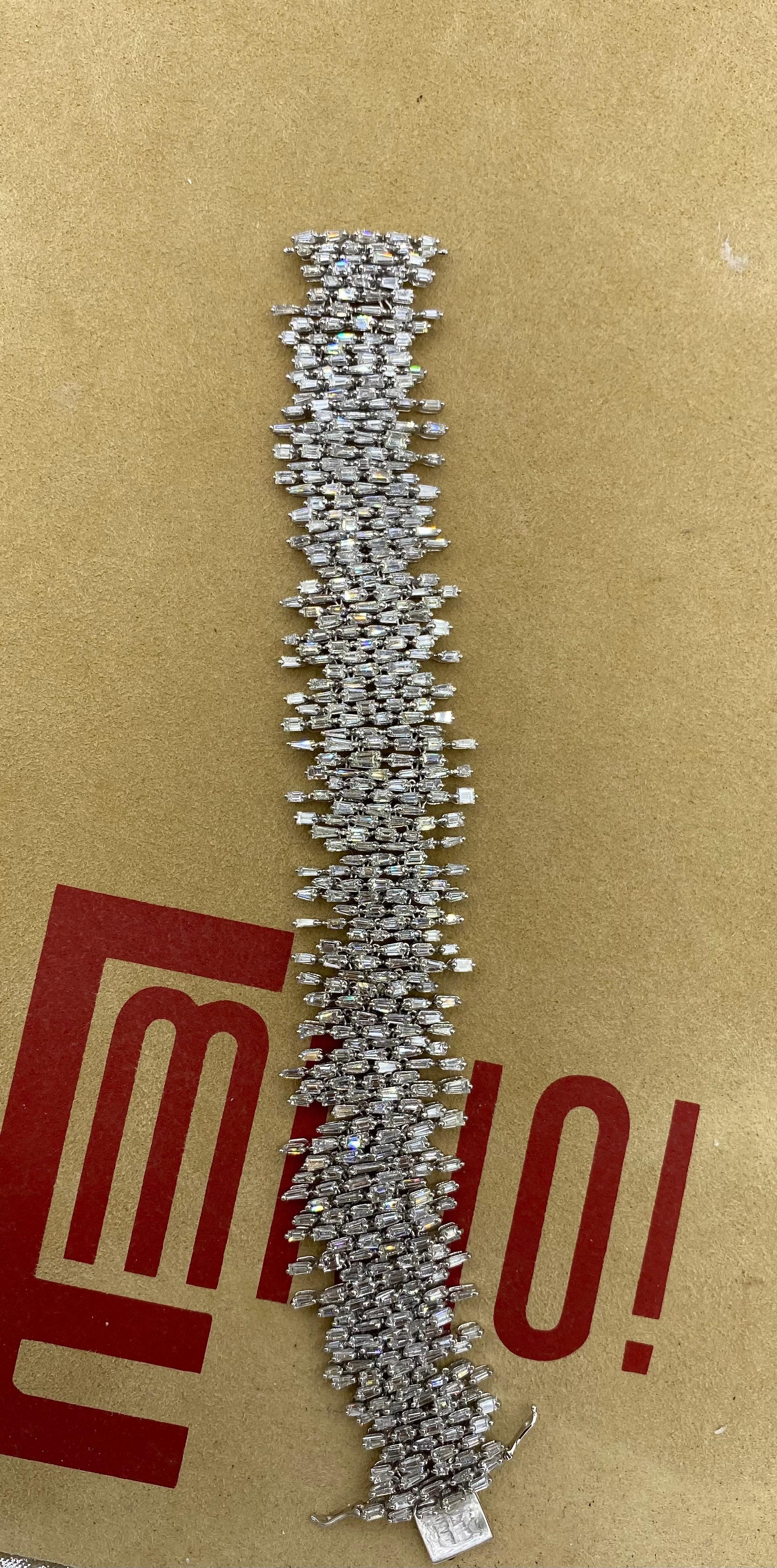 Emilio Jewelry 27,00 Karat spitz zulaufendes Baguette-Diamantarmband im Angebot 1
