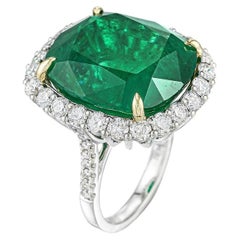 Emilio Jewelry 28,80 Karat Vivid Green Emerald Diamond Ring