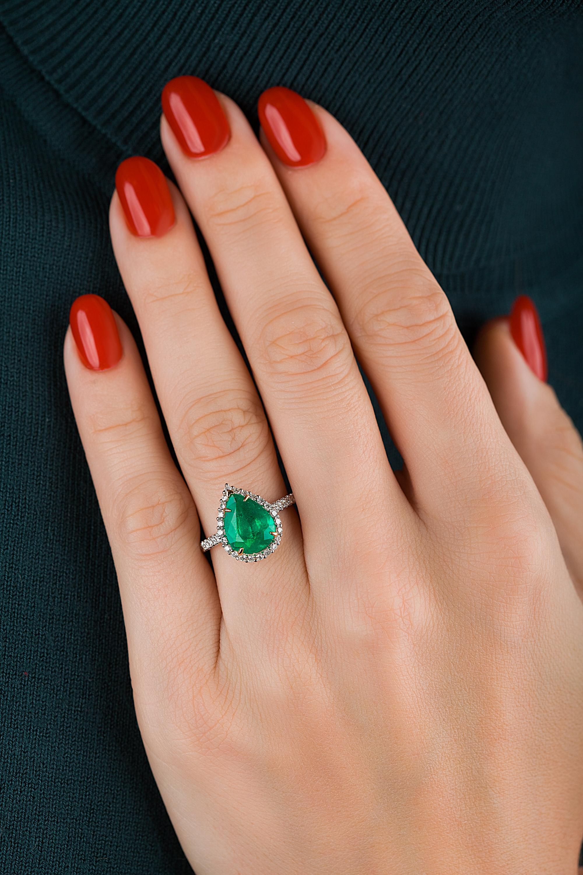 Emilio Jewelry 2.95 Carat Certified Vivid Green Emerald Diamond Ring In New Condition In New York, NY