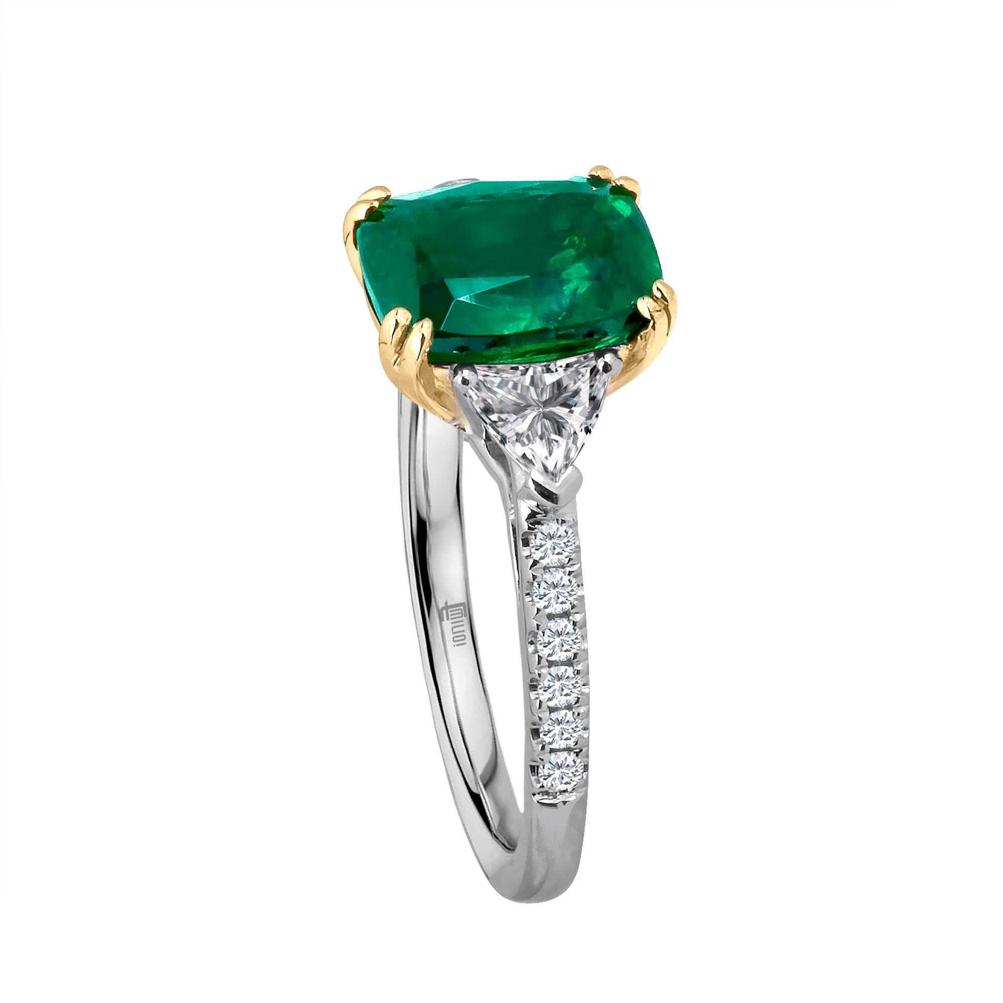Women's Emilio Jewelry 3.15 Carat Emerald Diamond Ring Set in Platinum