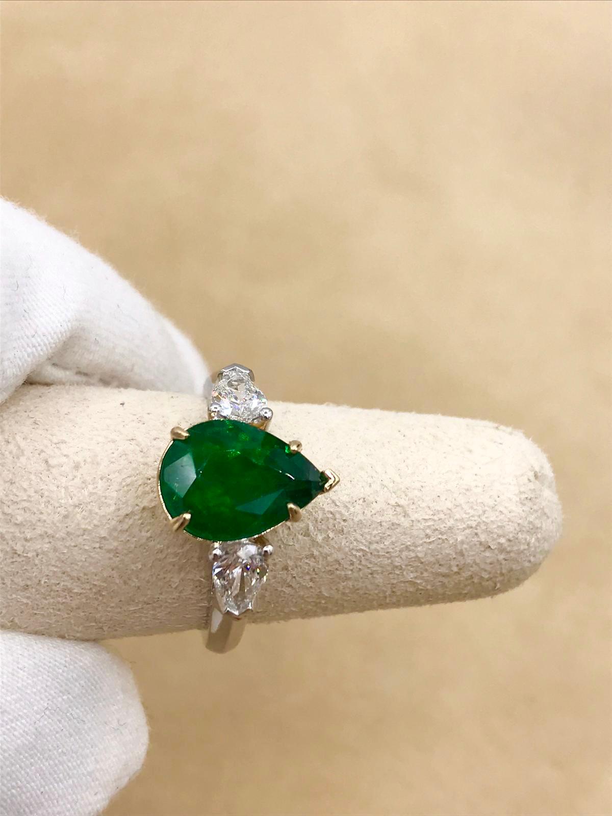 emerald pear shaped ring