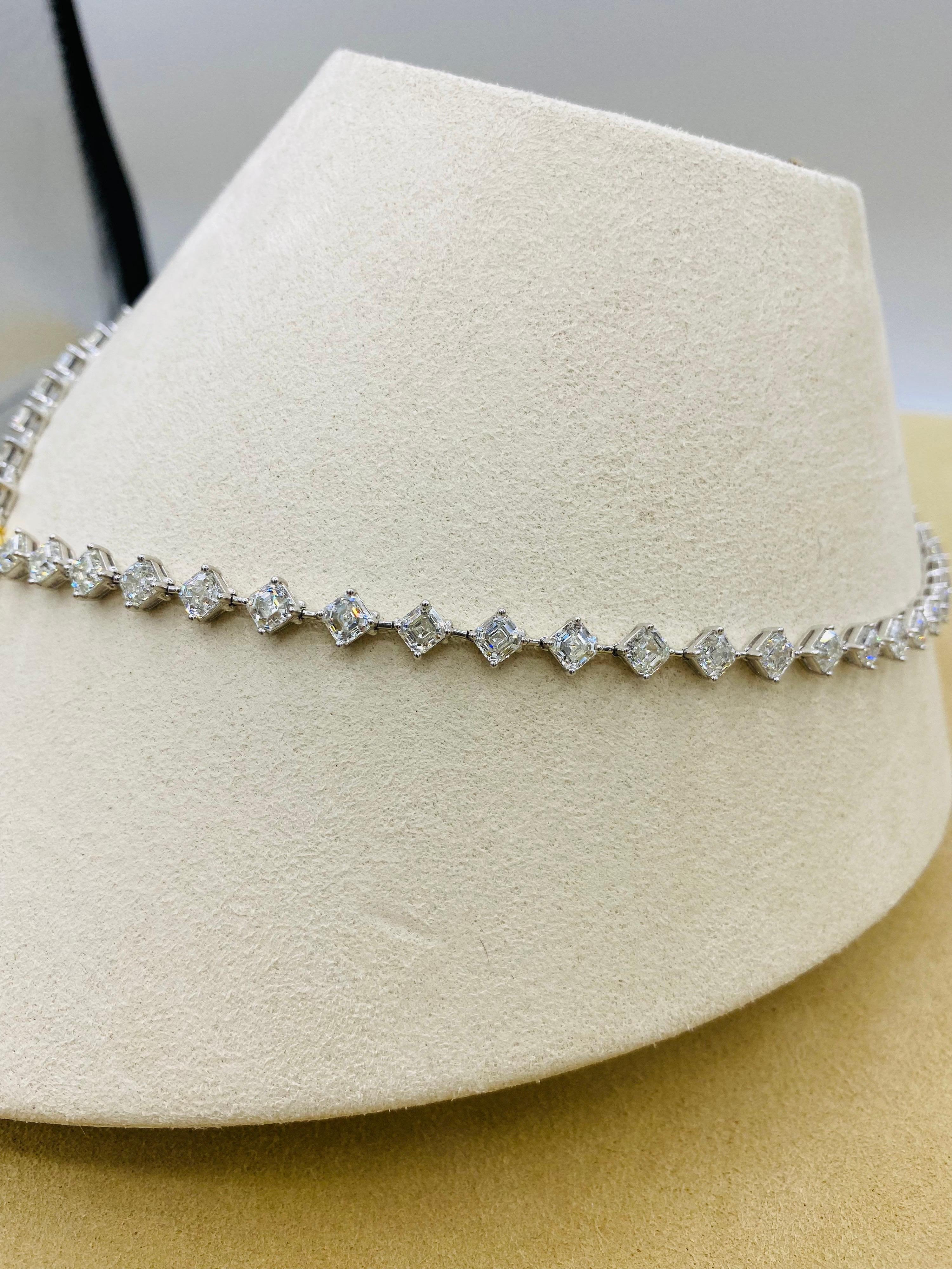 Women's or Men's Emilio Jewelry 33.00 Carat Diamond Necklace For Sale