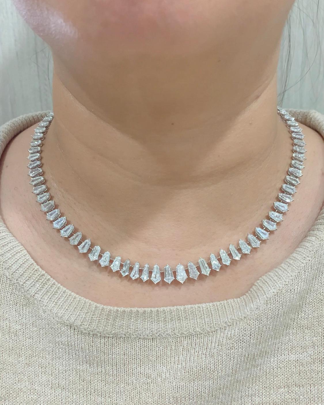 Losanga Emilio! Collana a forma di aquilone con diamante da 34,00 carati in vendita