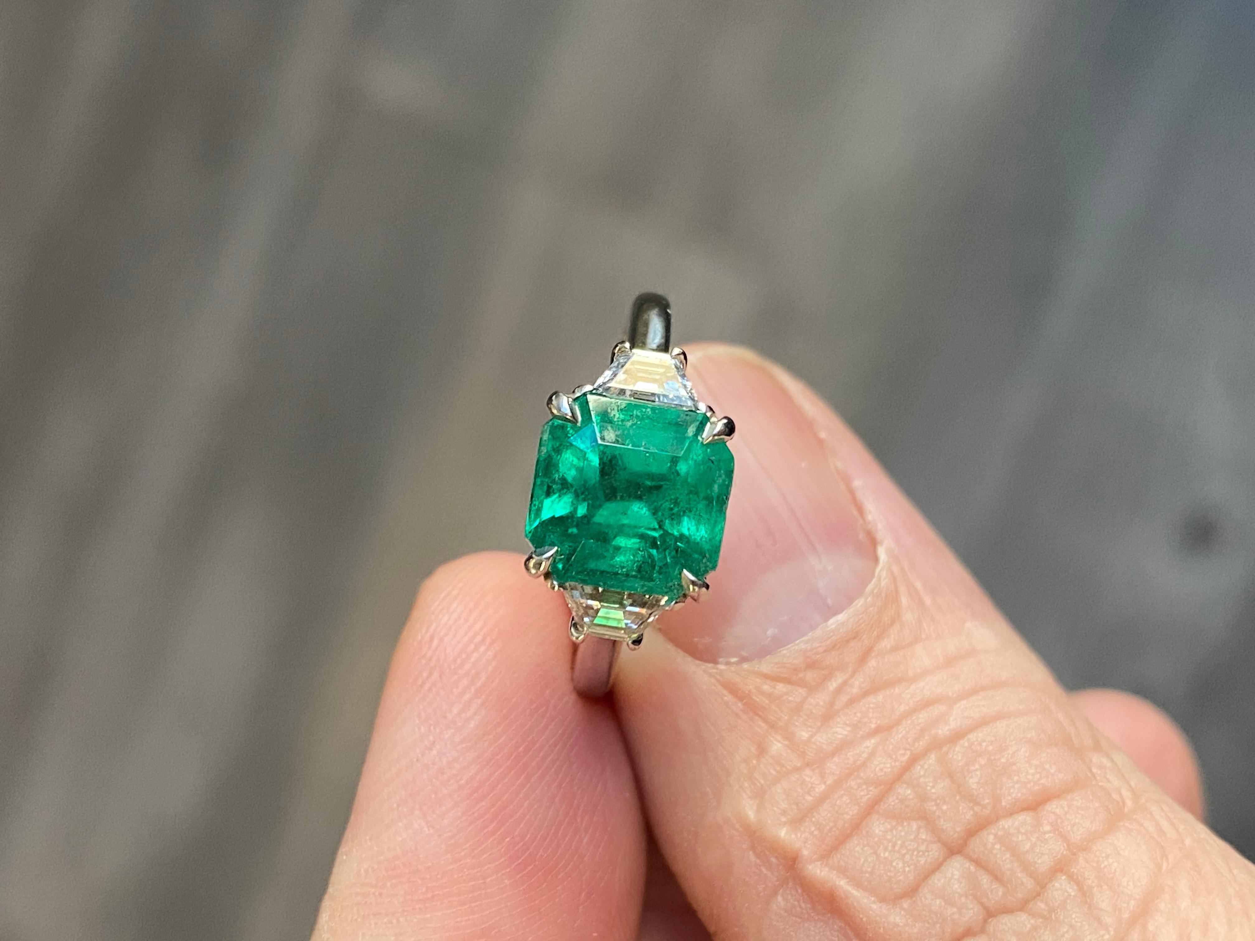 Emilio Jewelry 3.58 Carat Certified Colombian Emerald Ring For Sale 2