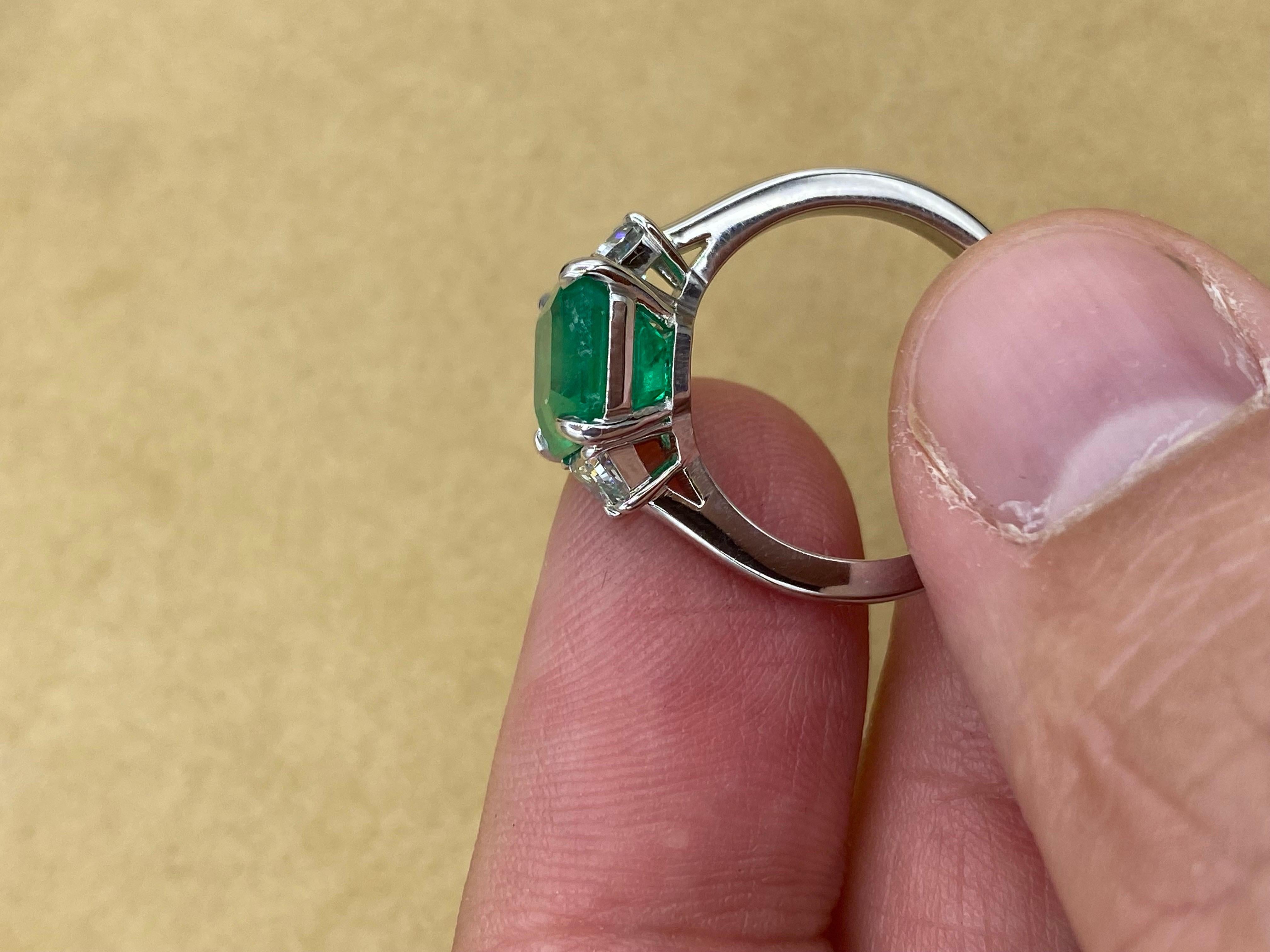 Emilio Jewelry AGL-zertifizierter 3,58 Karat kolumbianischer Muzo-Smaragd-Diamantring mit Smaragd (Smaragdschliff) im Angebot