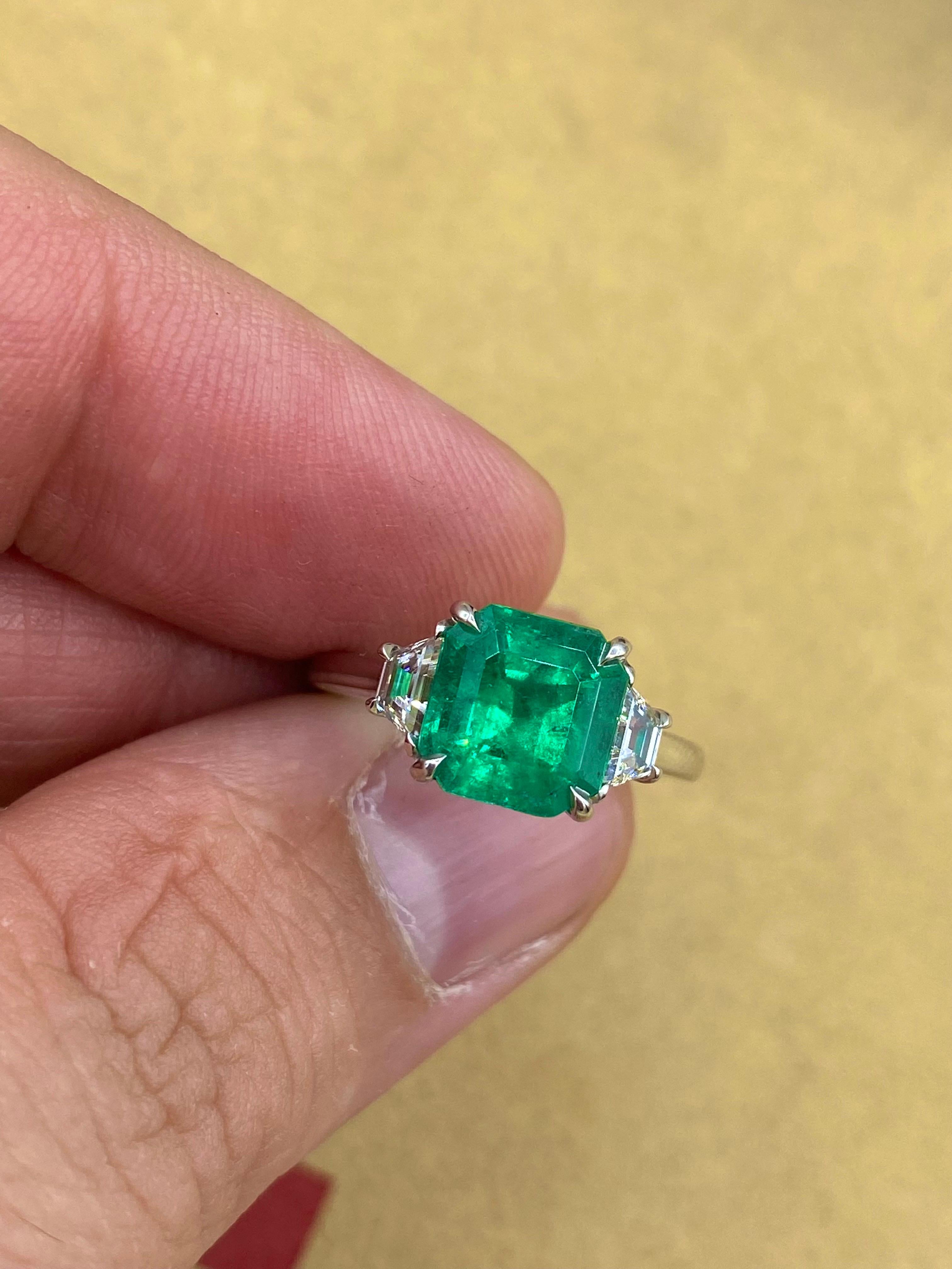 Emilio Jewelry AGL Certified 3.58 Carat Colombian Muzo Emerald Diamond Ring In New Condition For Sale In New York, NY