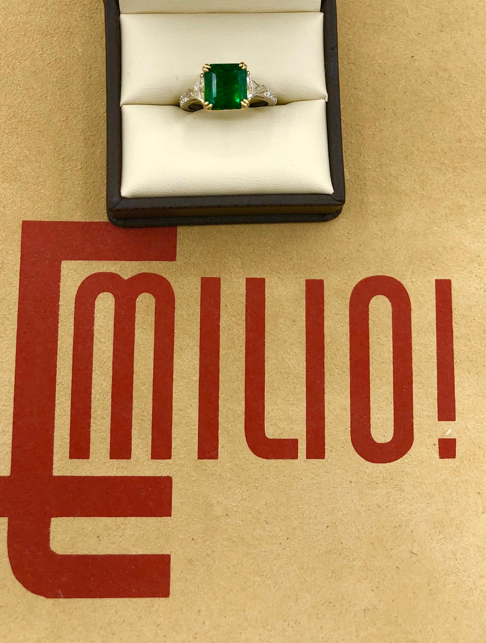 Femenino o masculino Anillo de diamantes esmeralda verde vivo certificado de 3.72 quilates de Emilio Jewelry en venta