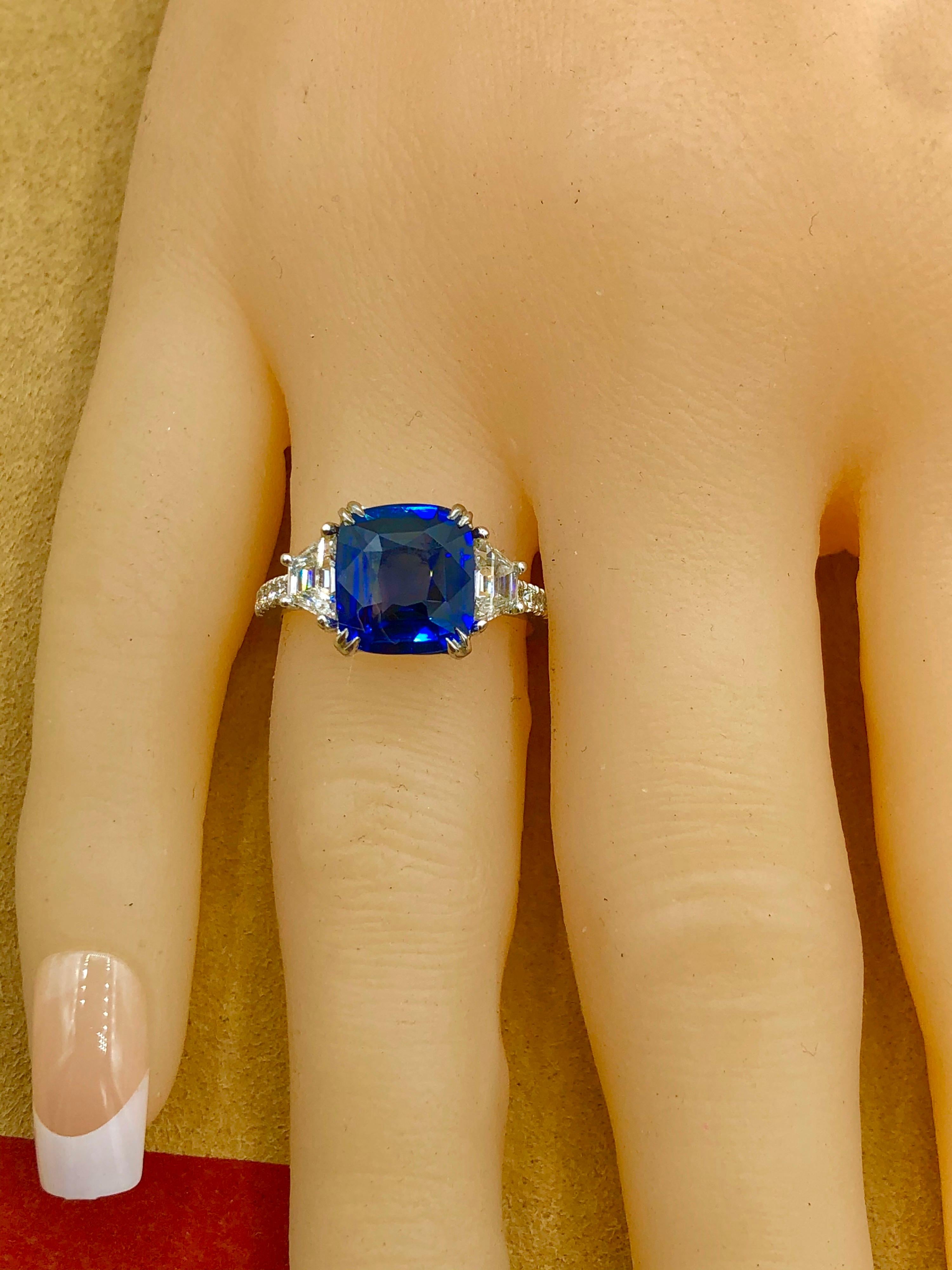 Emilio Jewelry 4.24 Carat Vivid Blue Sapphire Diamond Ring For Sale 3