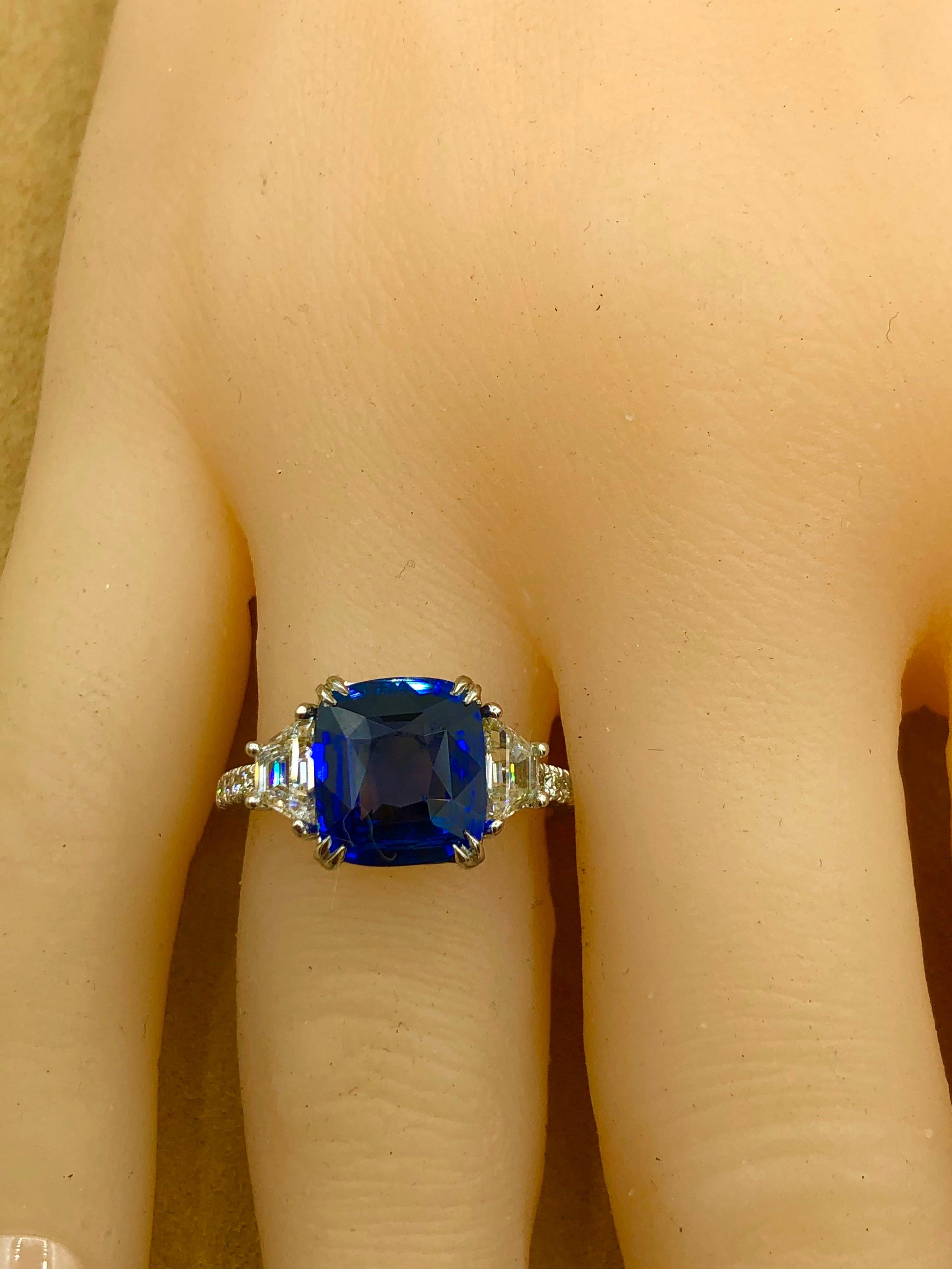 Emilio Jewelry 4.24 Carat Vivid Blue Sapphire Diamond Ring For Sale 5