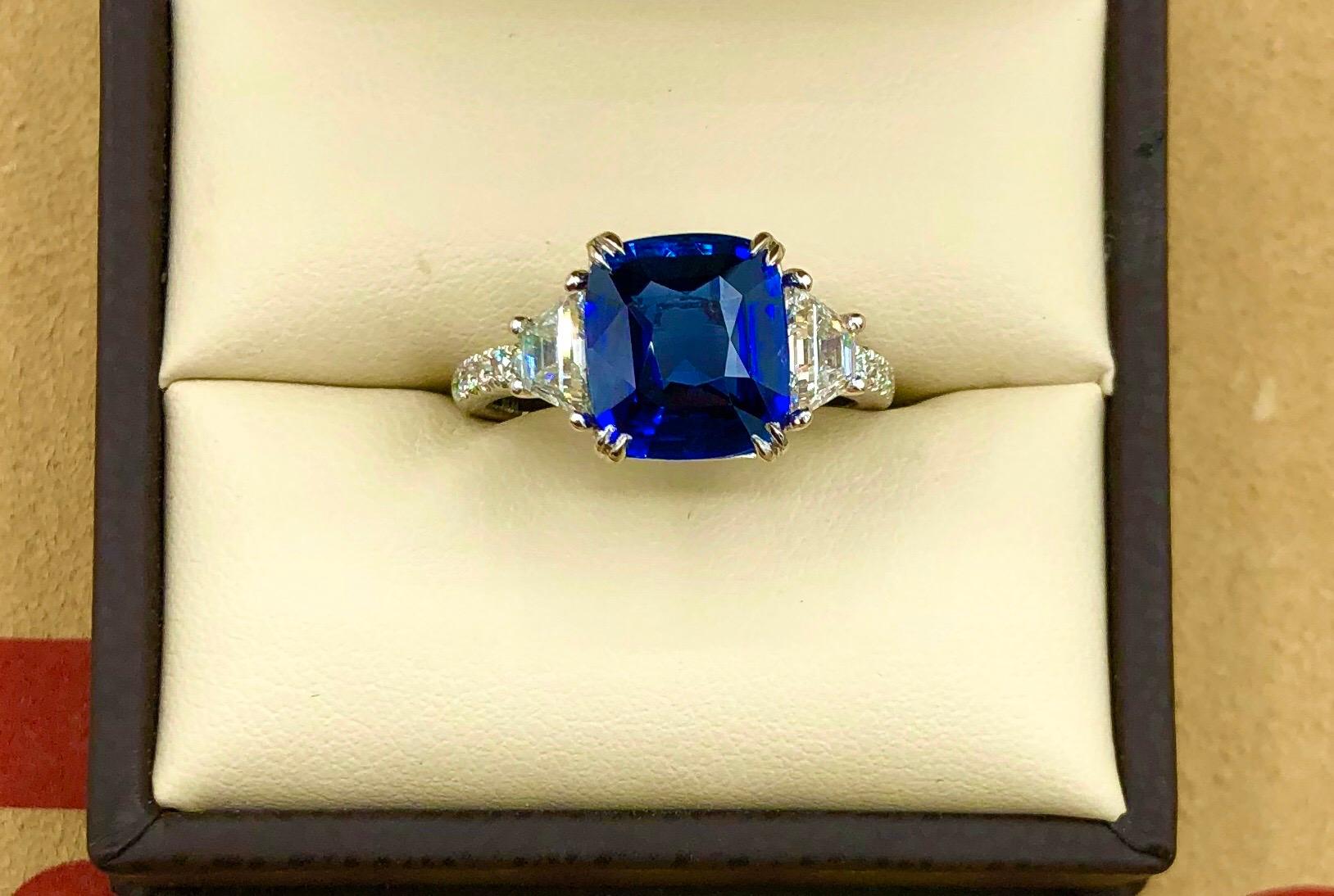 Emilio Jewelry 4.24 Carat Vivid Blue Sapphire Diamond Ring For Sale 1