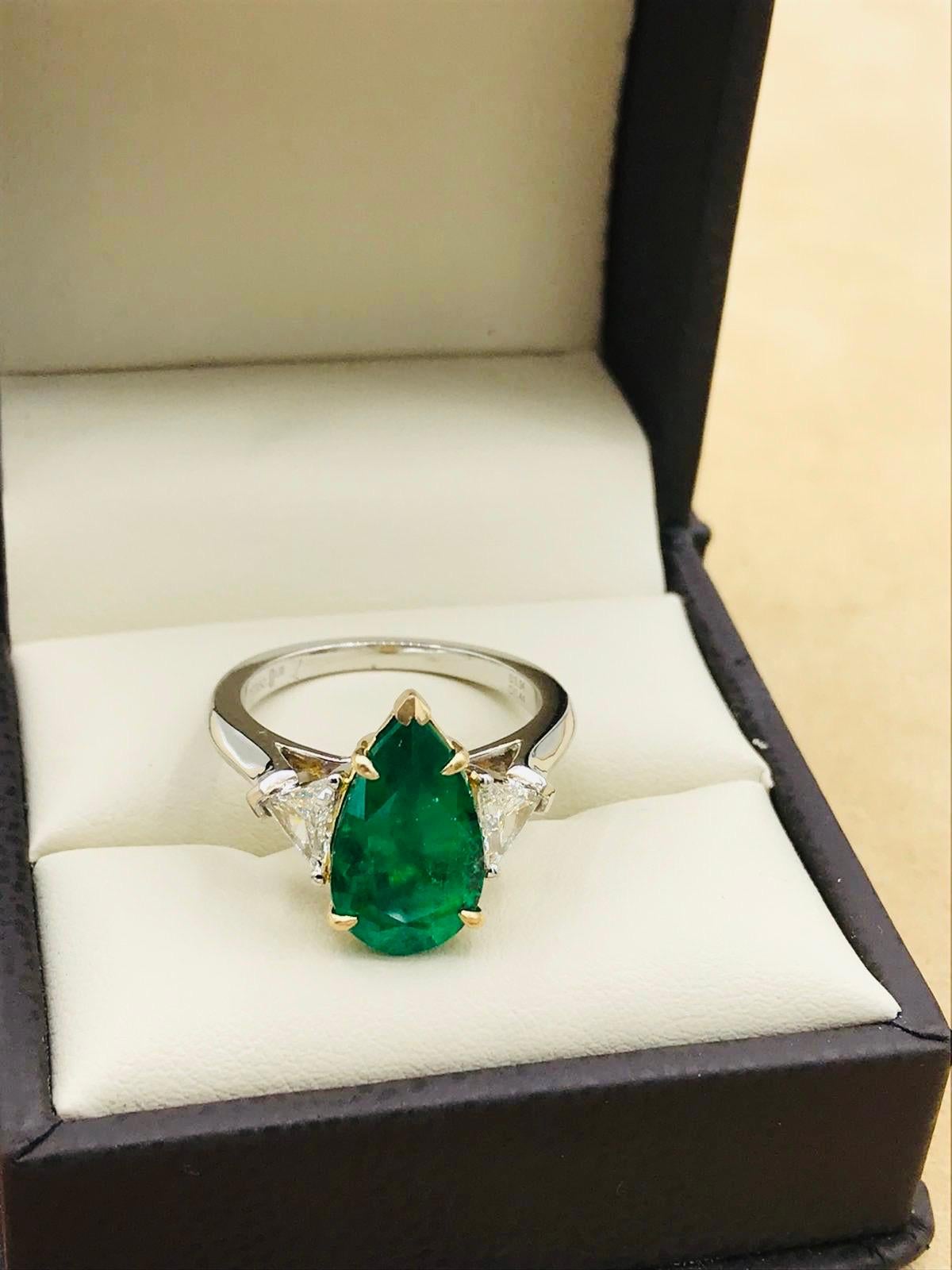 Emilio Jewelry 4.40 Carat Colombian Pear Shape Emerald Diamond Ring For Sale 4