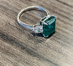 Emilio Jewelry 5.32 Carat Emerald Ring