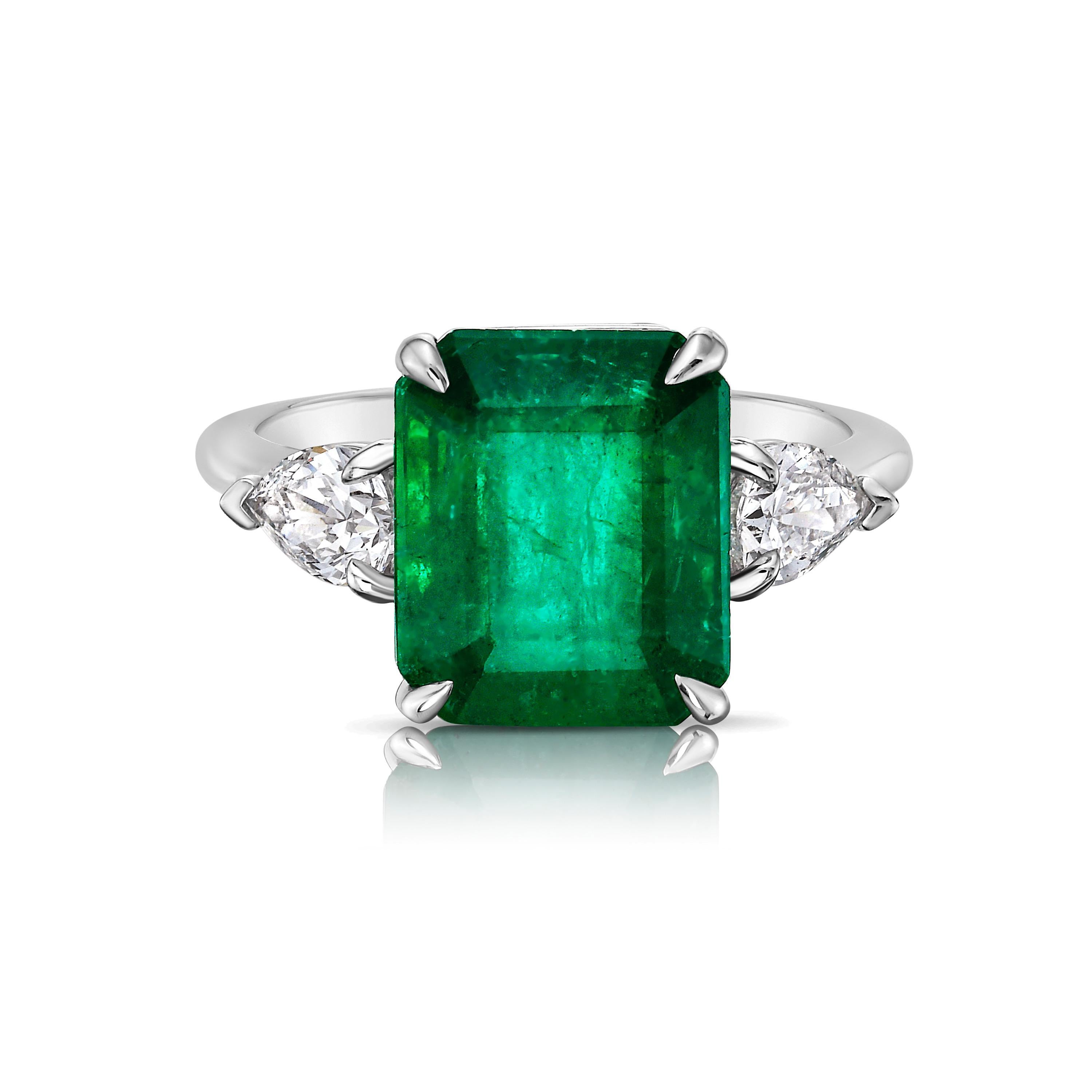 Anillo Esmeralda Emilio Jewelry 5.32 Quilates en Nuevo estado para la venta en New York, NY