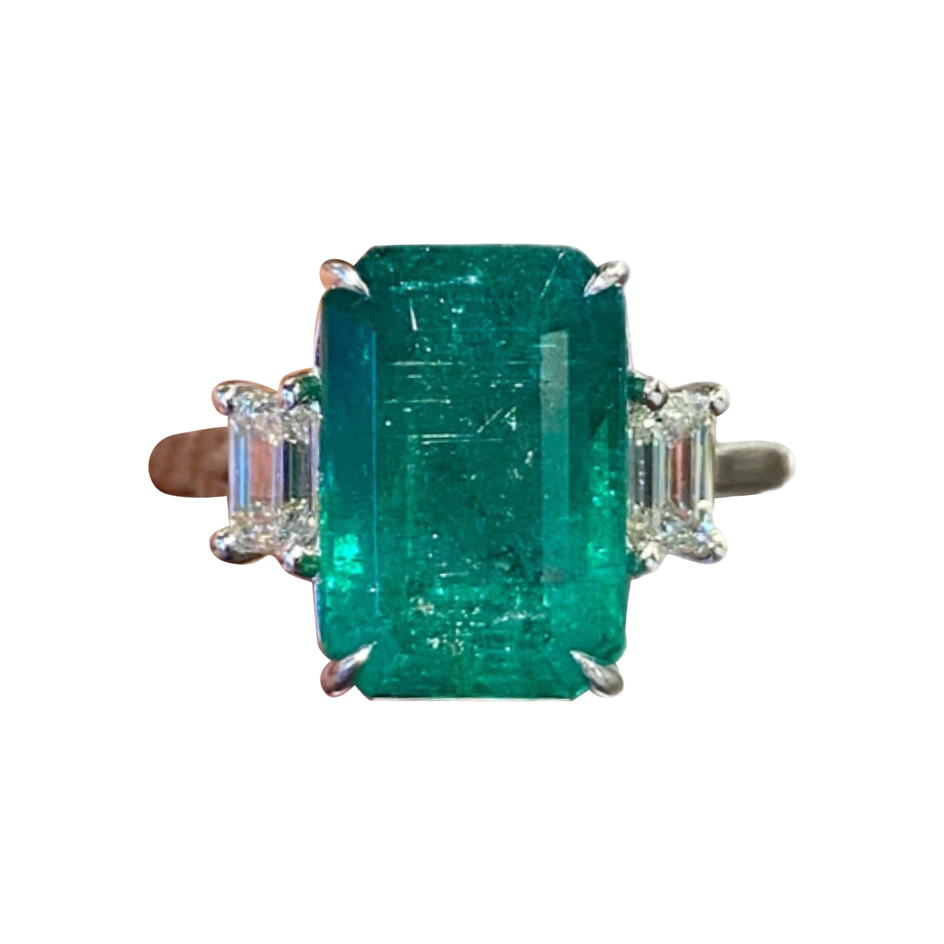 Emilio ! Bague en émeraude de 5.92 carats