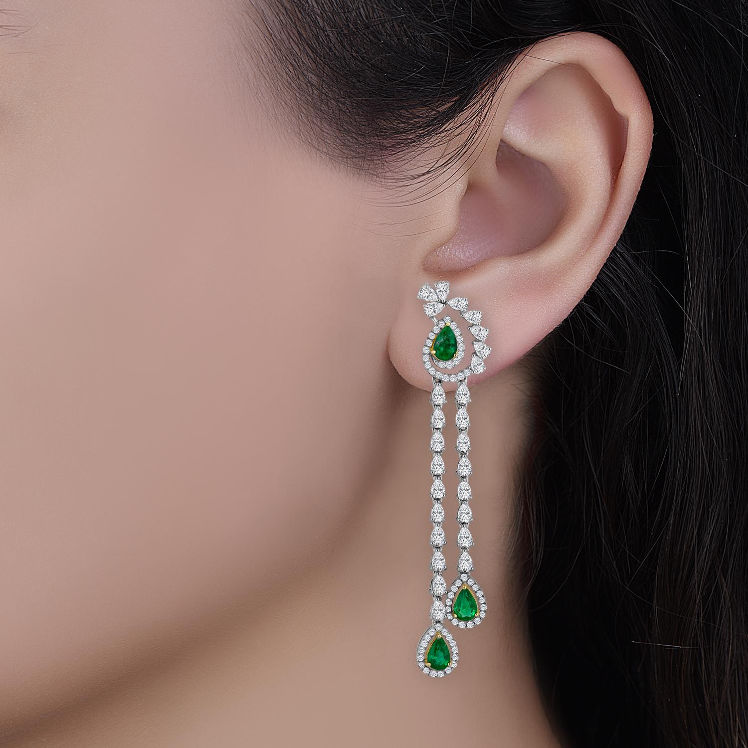 Emilio Jewelry 6.37 Carat Emerald Diamond Earrings In New Condition In New York, NY