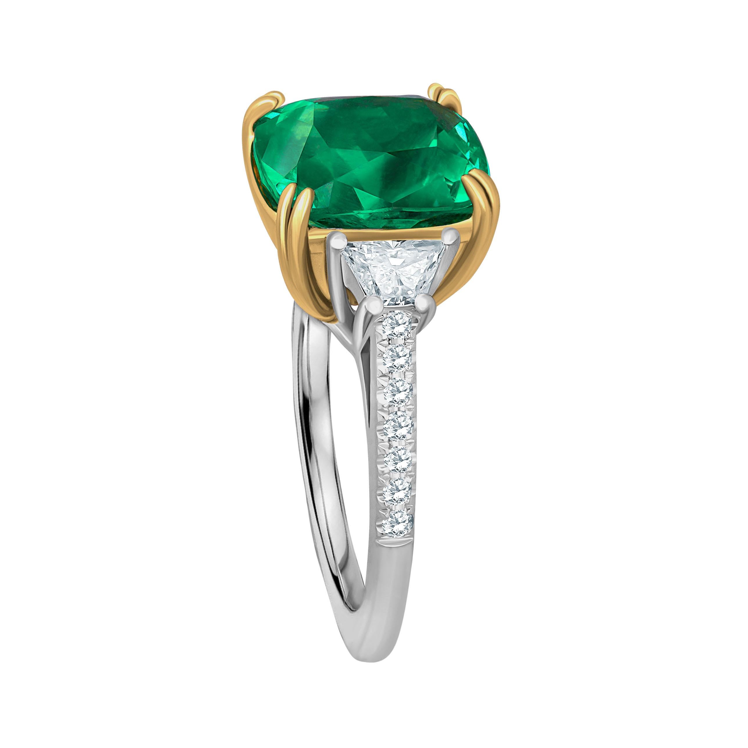 Women's or Men's Emilio Jewelry 6.68 Carat Colombian Emerald Diamond Ring