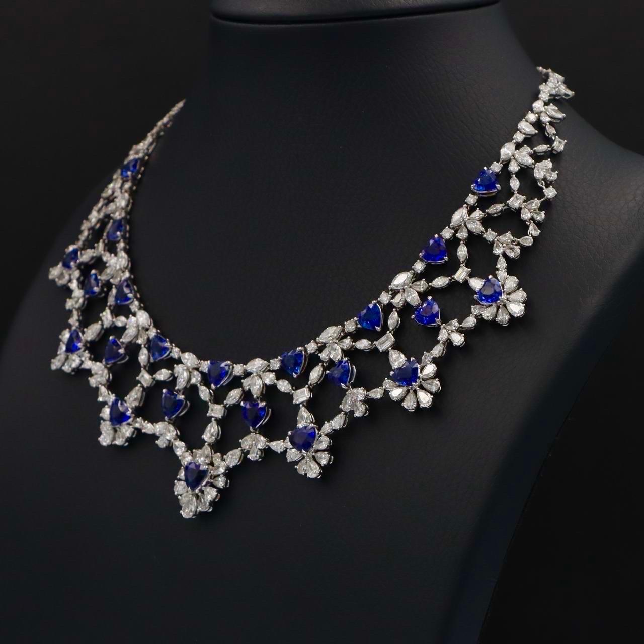 Da Emilio Jewelry, un noto e rispettato grossista/rivenditore situato nell'iconico Gem Tower/GIA Building nel Diamond District di New York.
Valutazioni disponibili su richiesta da parte degli esperti del Gemological Appraisal Laboratory Of America,