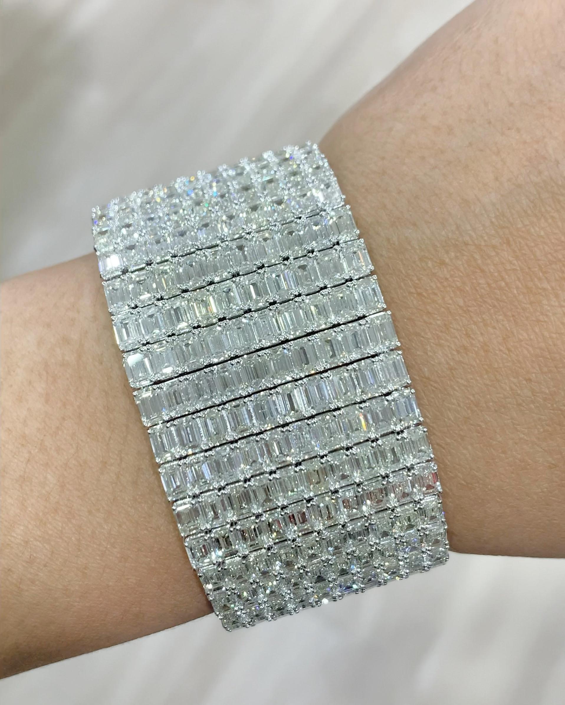 Emilio Jewelry, manchette bracelet avec diamants taille émeraude 76 carats Unisexe en vente