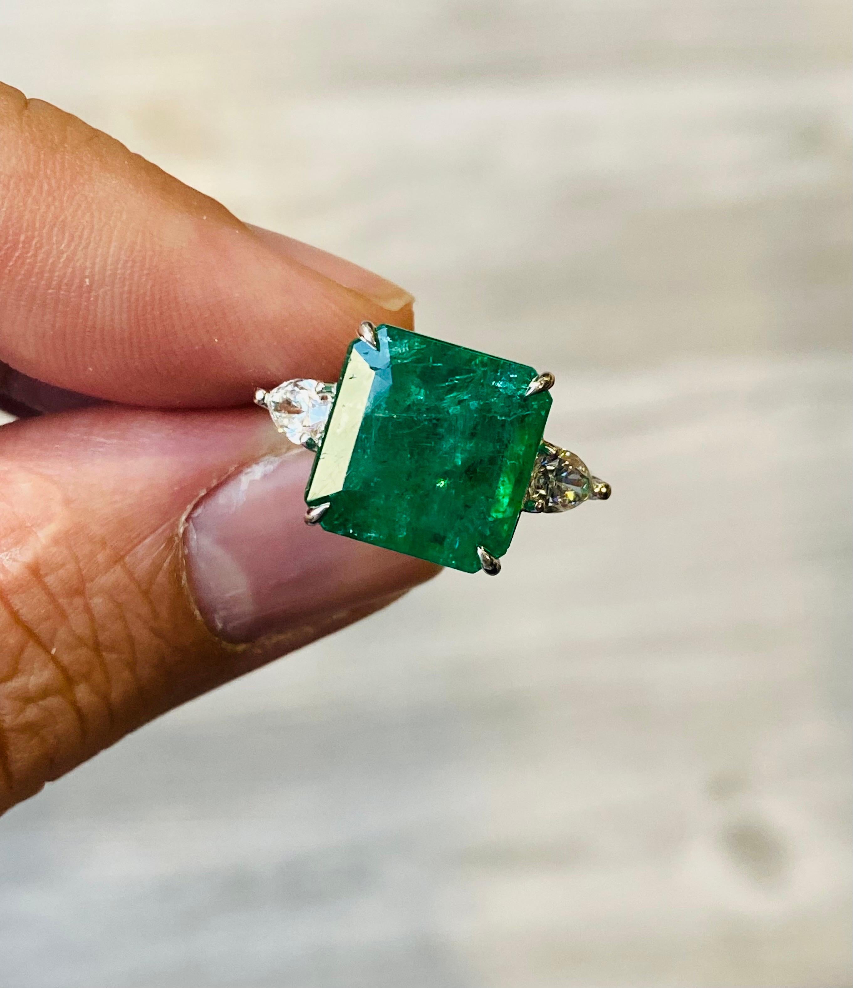 da uomo o donna Emilio Gioielli Anello con smeraldo verde vivo da 7.80 carati in vendita