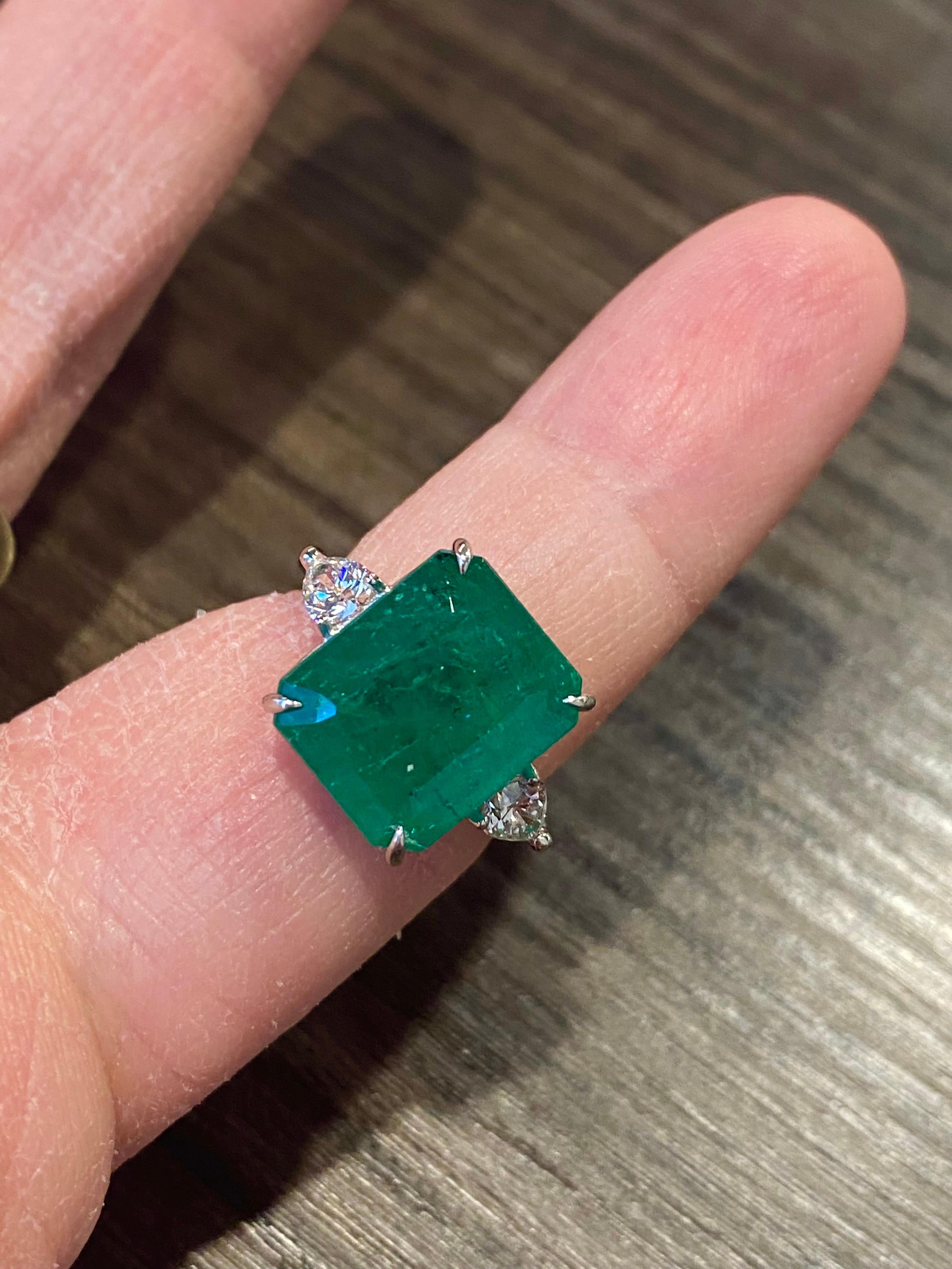 Femenino o masculino Anillo Esmeralda Emilio Jewelry 8.96 Quilates en venta