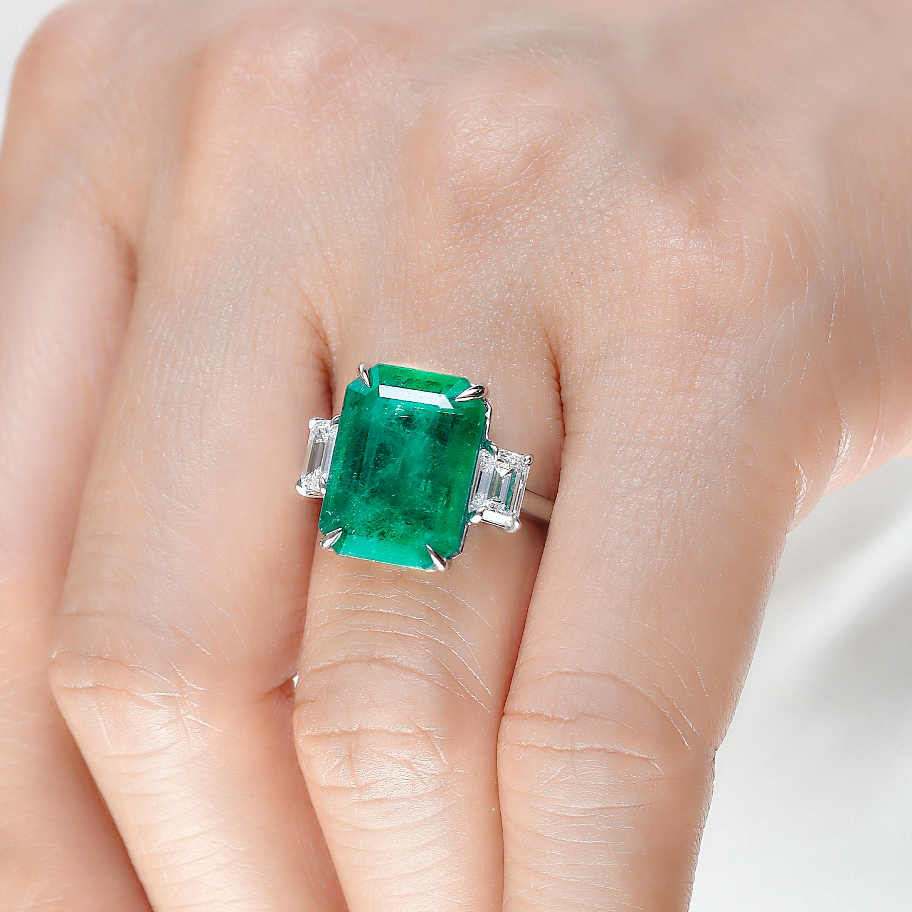Anillo de diamantes esmeralda de 9.98 quilates de Emilio Jewelry en Nuevo estado para la venta en New York, NY
