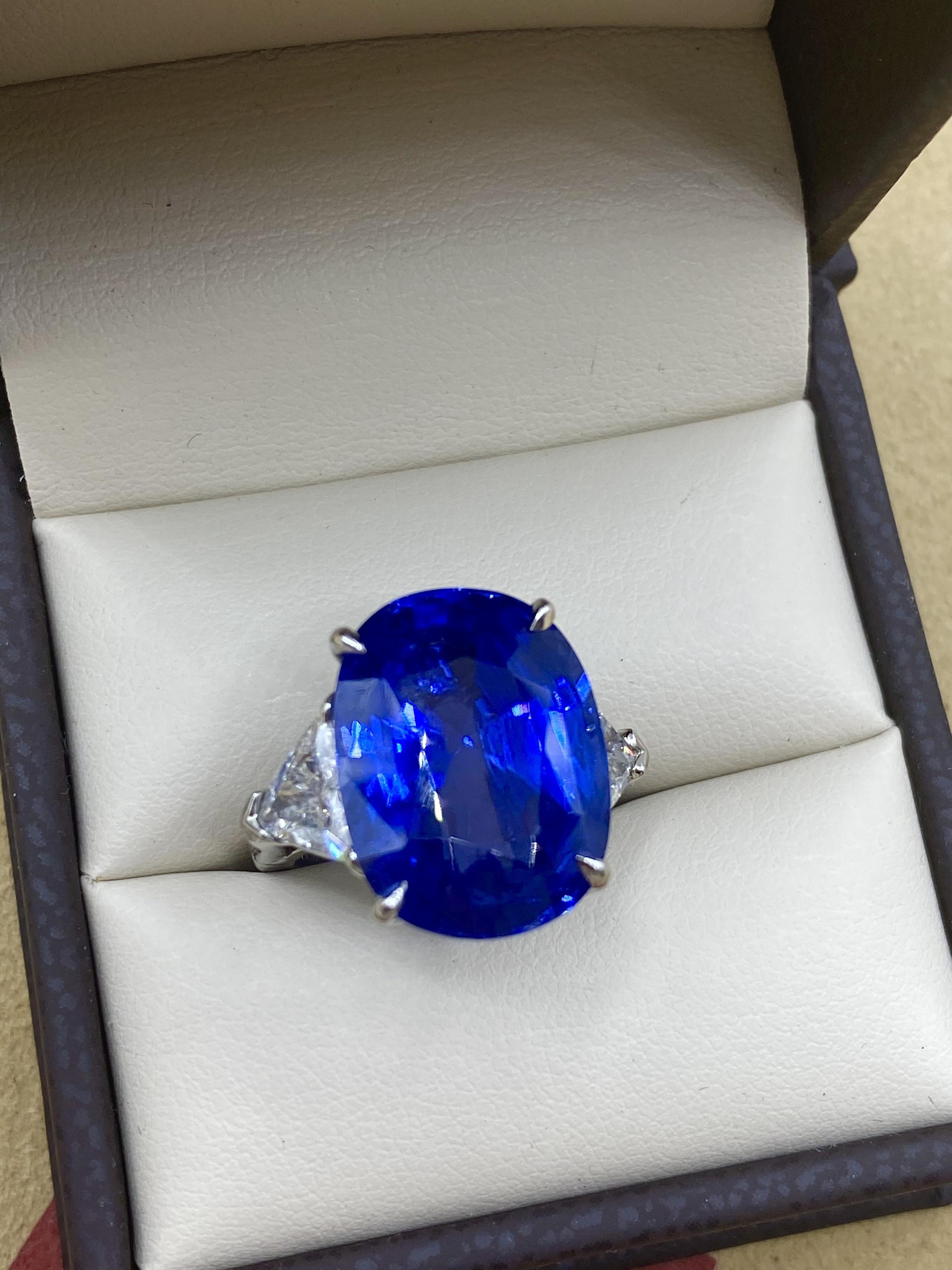 Emilio Jewelry AGL Certified 15.00 Carat No Heat Sapphire Ring In New Condition For Sale In New York, NY