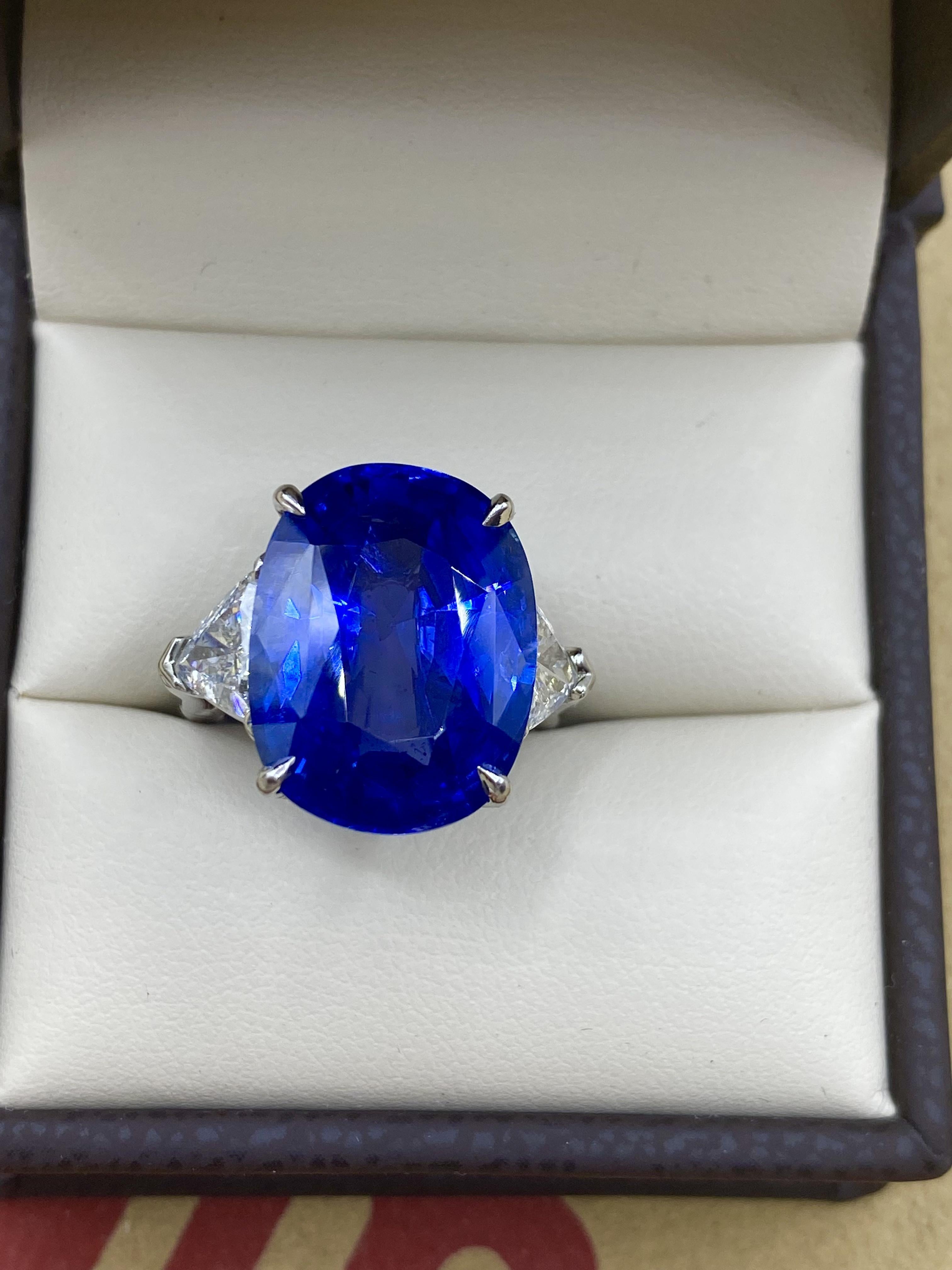 Women's Emilio Jewelry AGL Certified 15.00 Carat No Heat Sapphire Ring For Sale