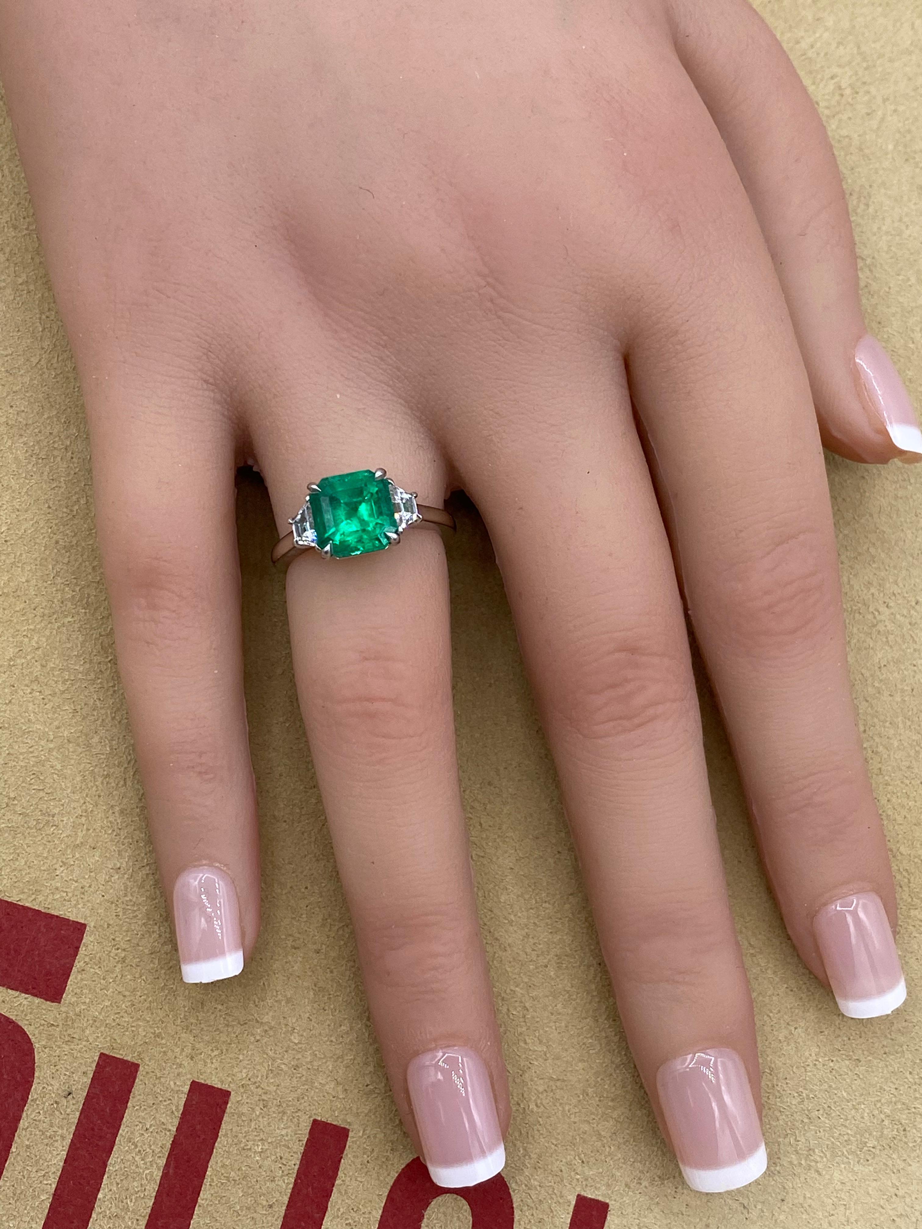 Emilio Jewelry AGL Certified 3.58 Carat Colombian Muzo Emerald Diamond Ring For Sale 1