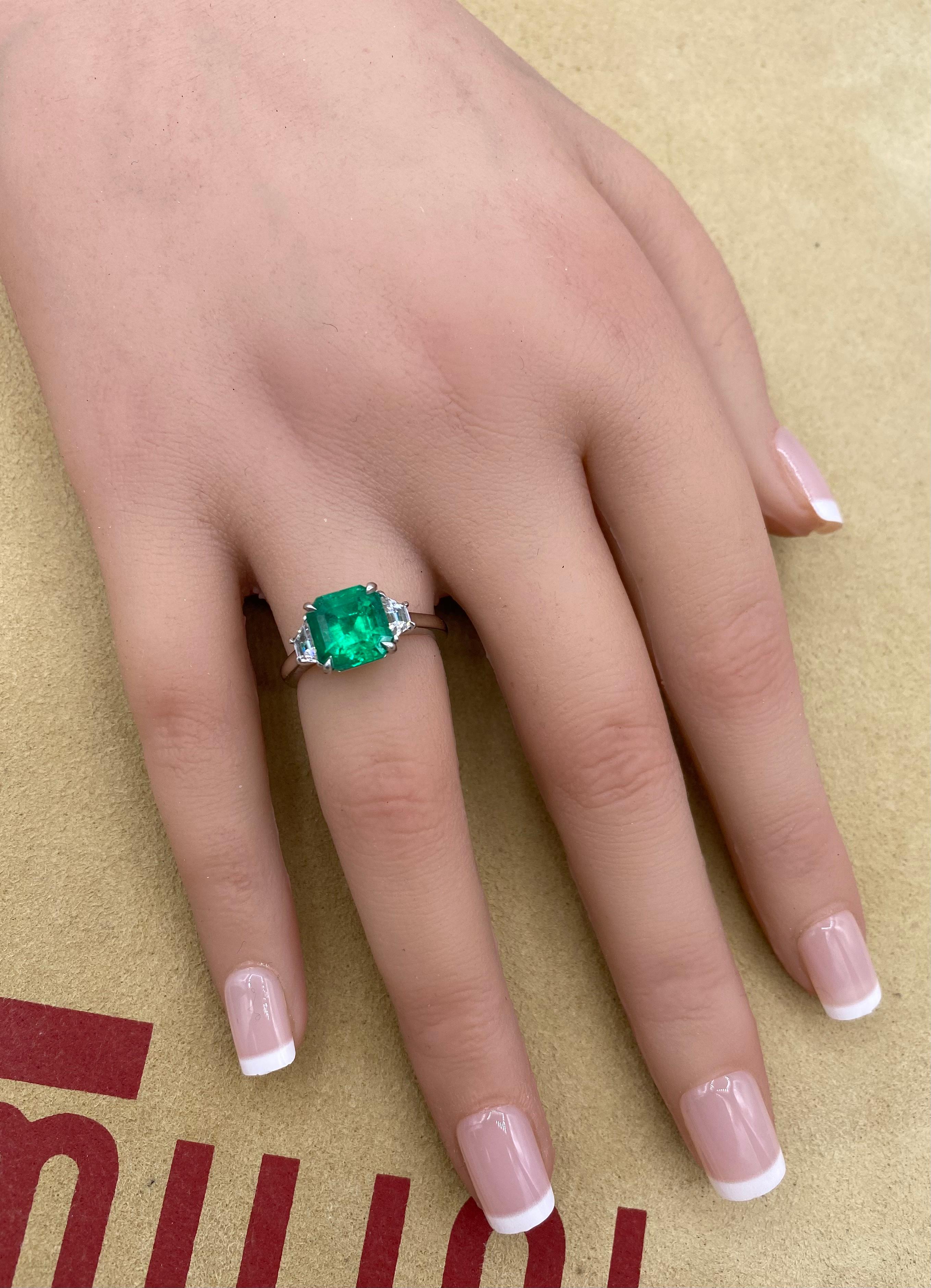 Emilio Jewelry, bague avec diamant émeraude colombienne Muzo de 3,58 carats certifiée AGL en vente 3