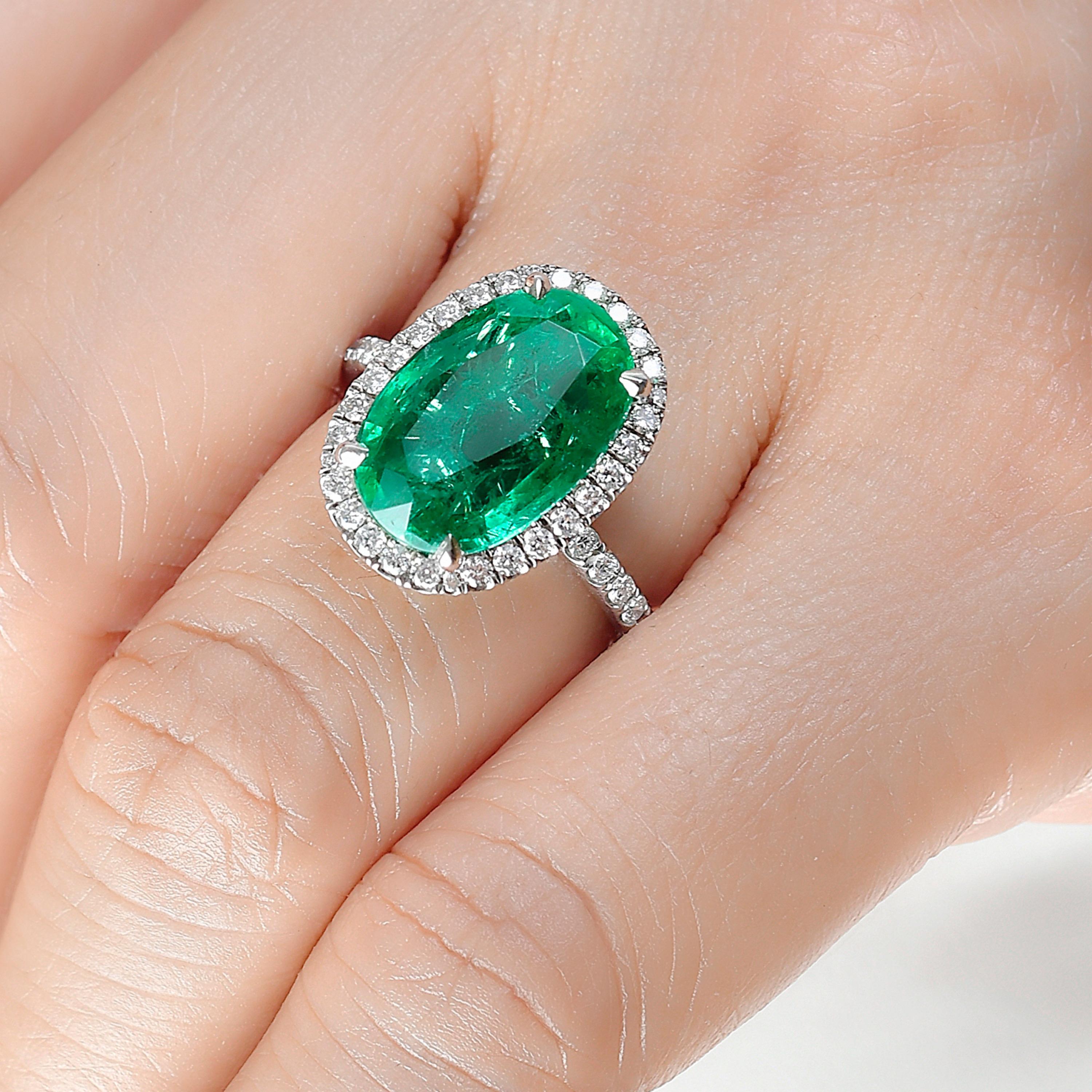 Emilio Jewelry AGL Certified 6.92 Carat Vivid Green Emerald Ring In New Condition For Sale In New York, NY