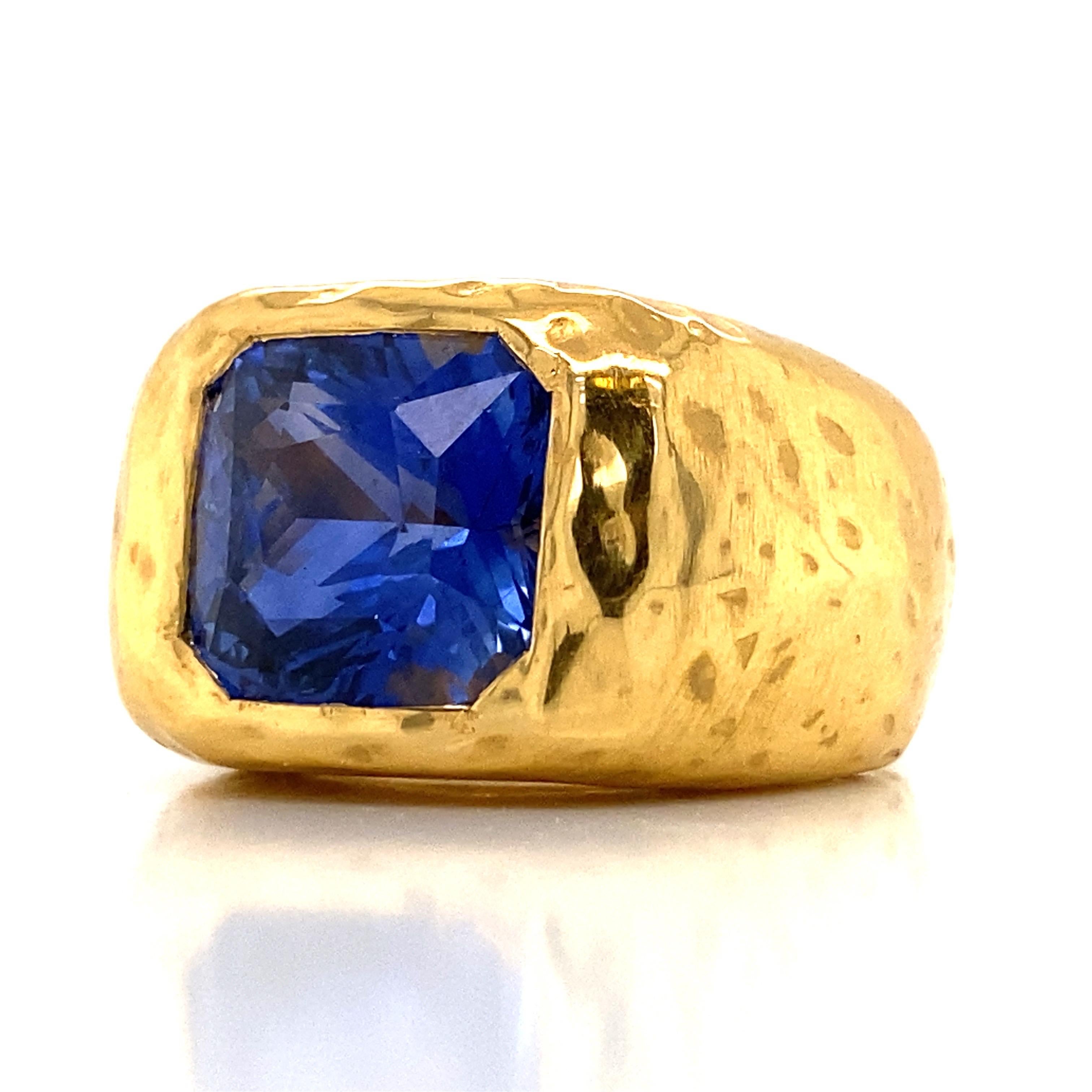 Women's or Men's Emilio Jewelry AGL Certified 7.20 Carat Sapphire Ring Set in 22 Karat Gold For Sale