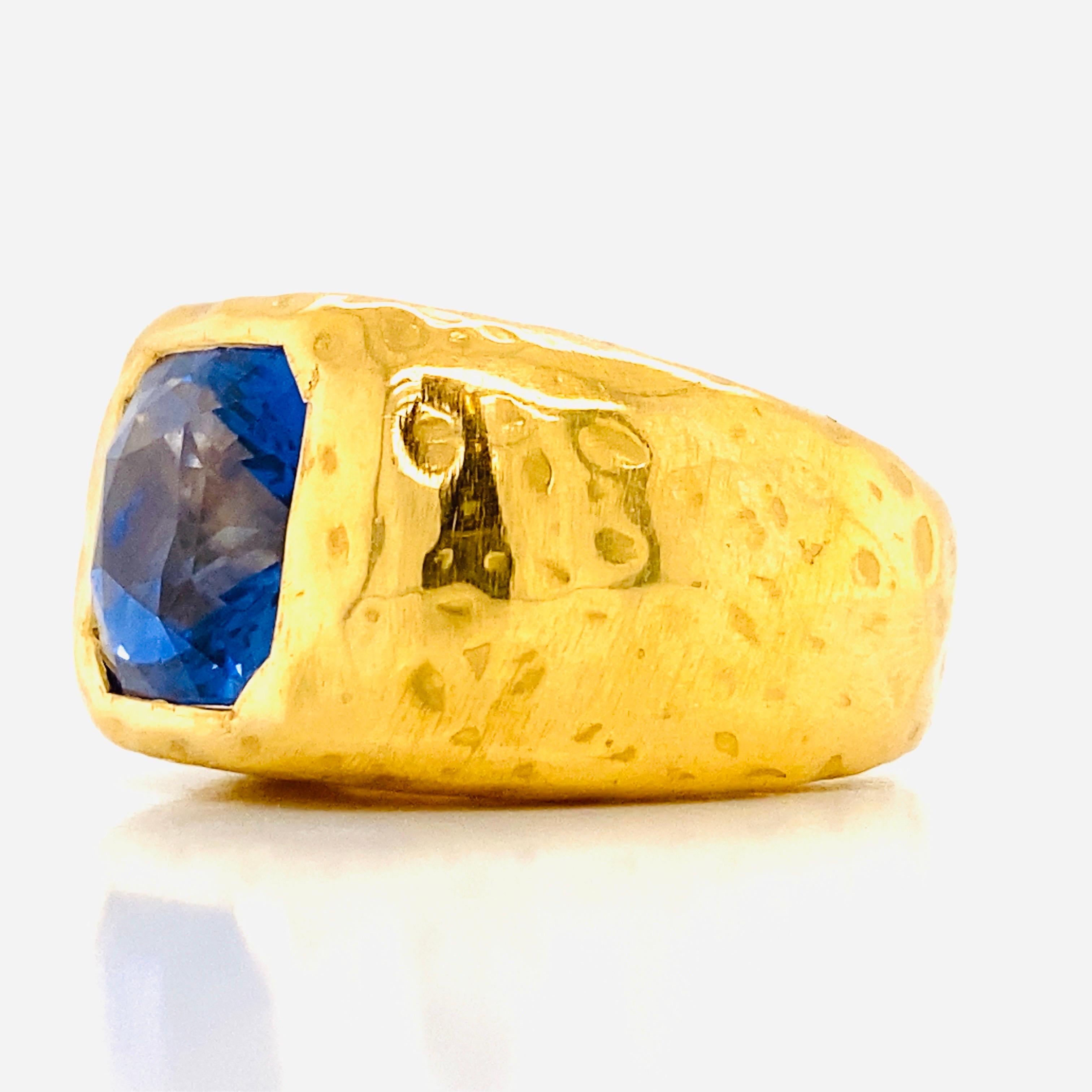 Emilio Jewelry AGL Certified 7.20 Carat Sapphire Ring Set in 22 Karat Gold For Sale 2