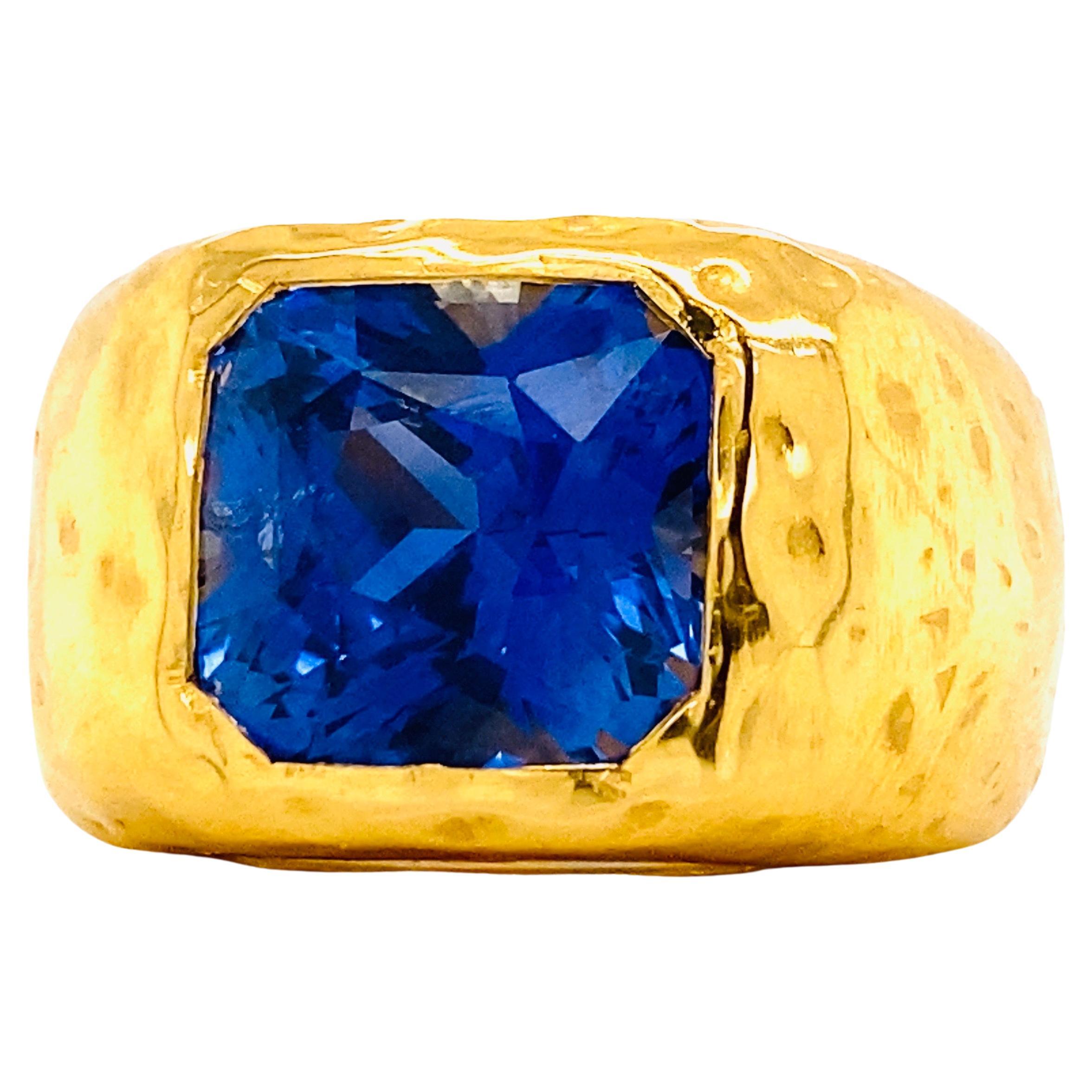 Emilio Jewelry AGL Certified 7.20 Carat Sapphire Ring Set in 22 Karat Gold For Sale