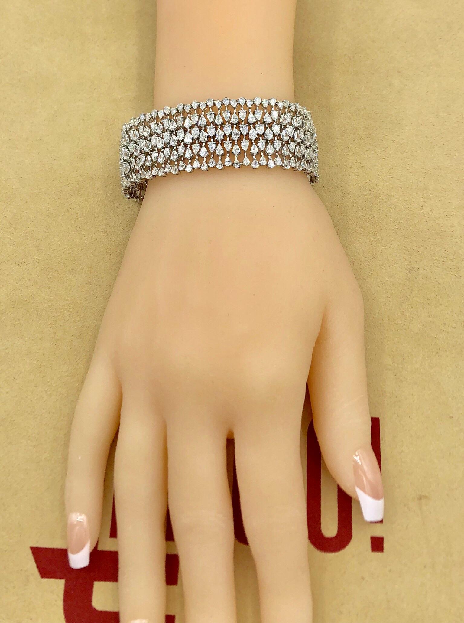 Women's or Men's Emilio Jewelry Astonishing 21.23 Carat Diamond Bracelet